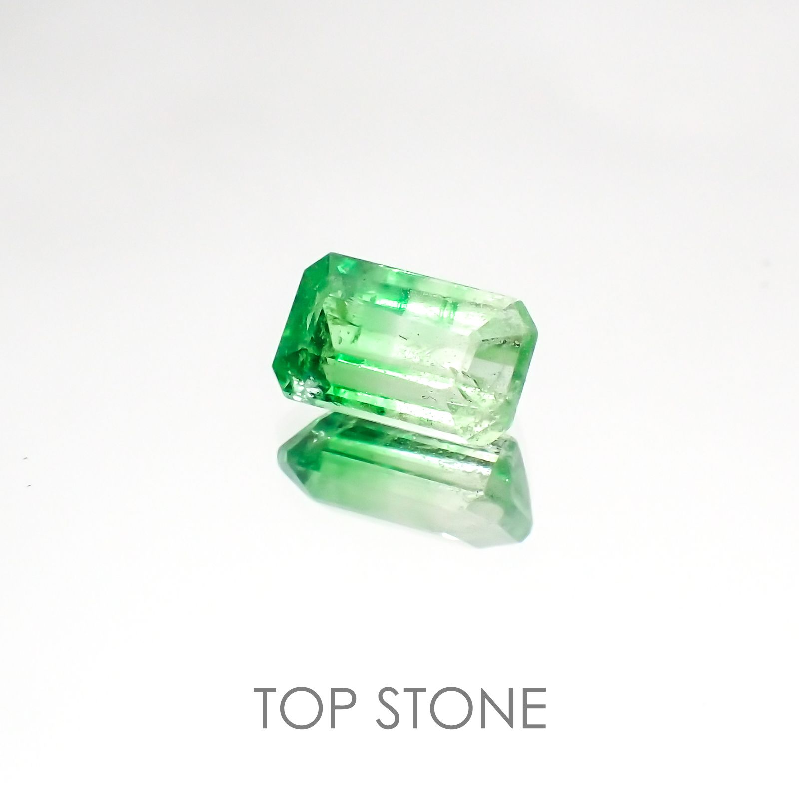 バイカラーツァボライト タンザニア産 ルース 1.28ct[20128488]7.6×4.5mm前後