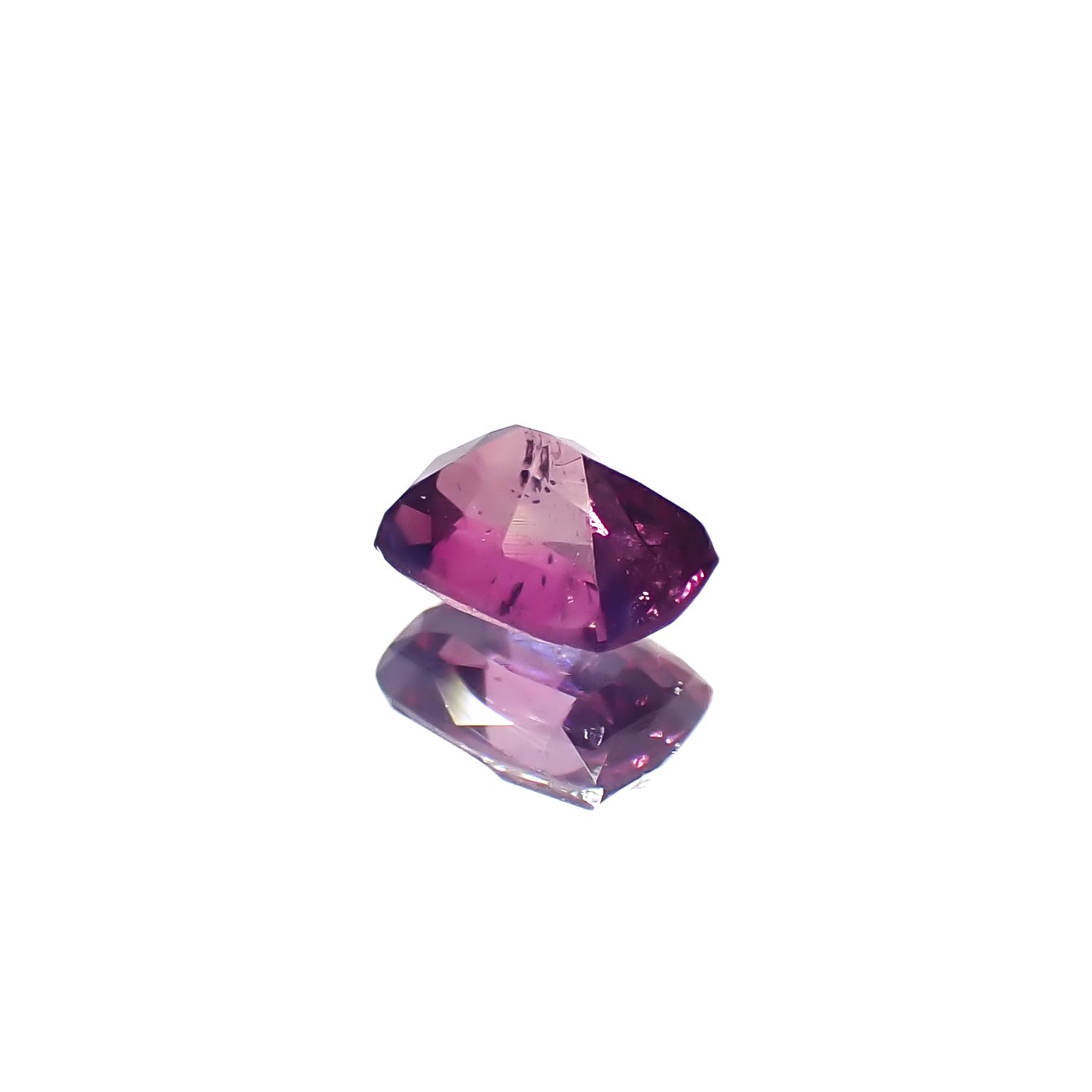 パープルサファイア 非加熱 パキスタン・カシミール地方産 0.37ct[240628403]4.5x3.4mm前後
