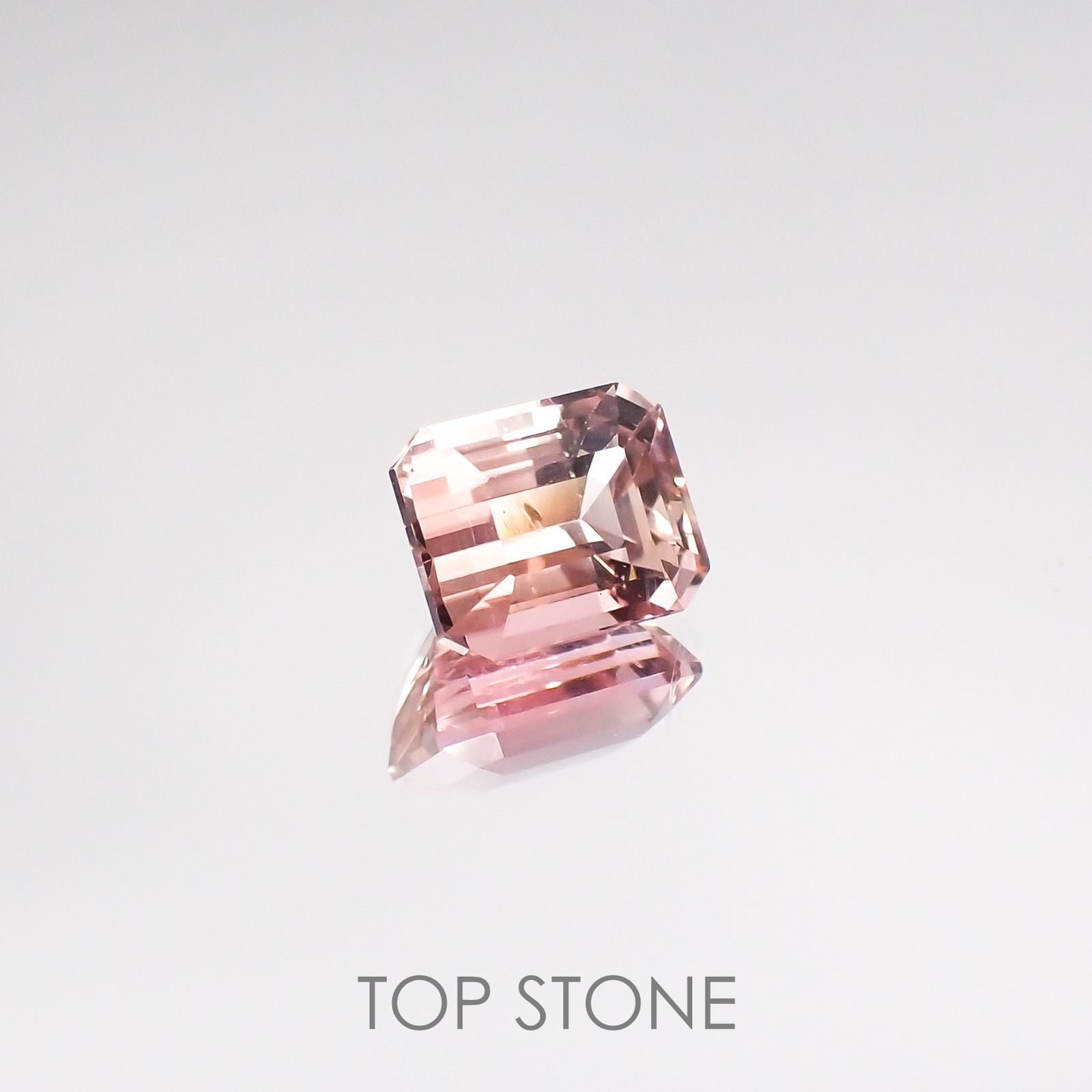 ピンクトルマリン パパラチャカラー(宝石名ピンク・トルマリン) ルワンダ産 1.170ct ソ付(彩珠)[210711592]6.6×5.3mm前後