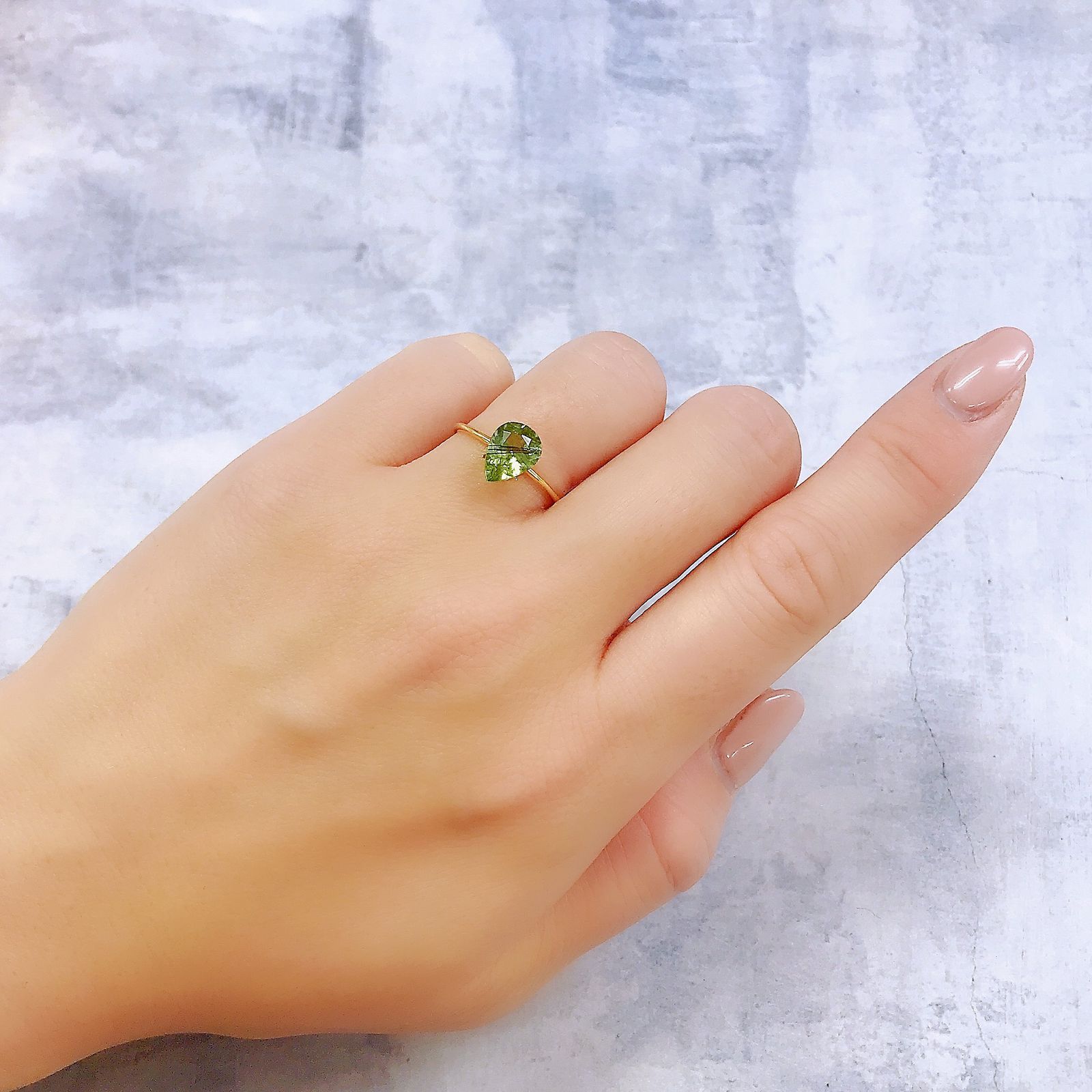 ルドウィジャイトインペリドット パキスタン産 1.56ct[221219516]8.9x6.6mm前後