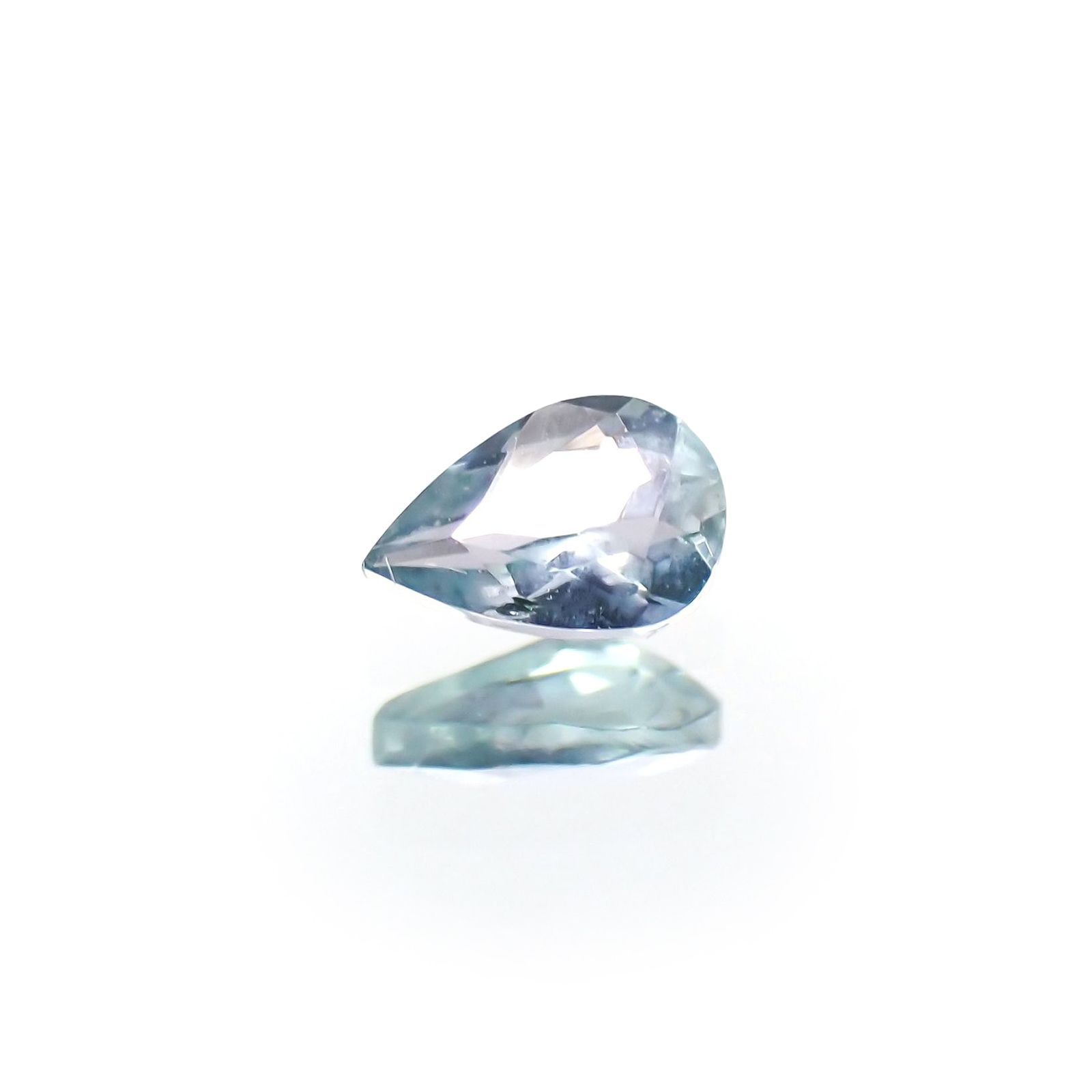 ブルーグリーンコーネルピン(宝石名コーネルピン)タンザニア産 識別済 0.097ct / 3.6x2.2mm前後 [240219233]