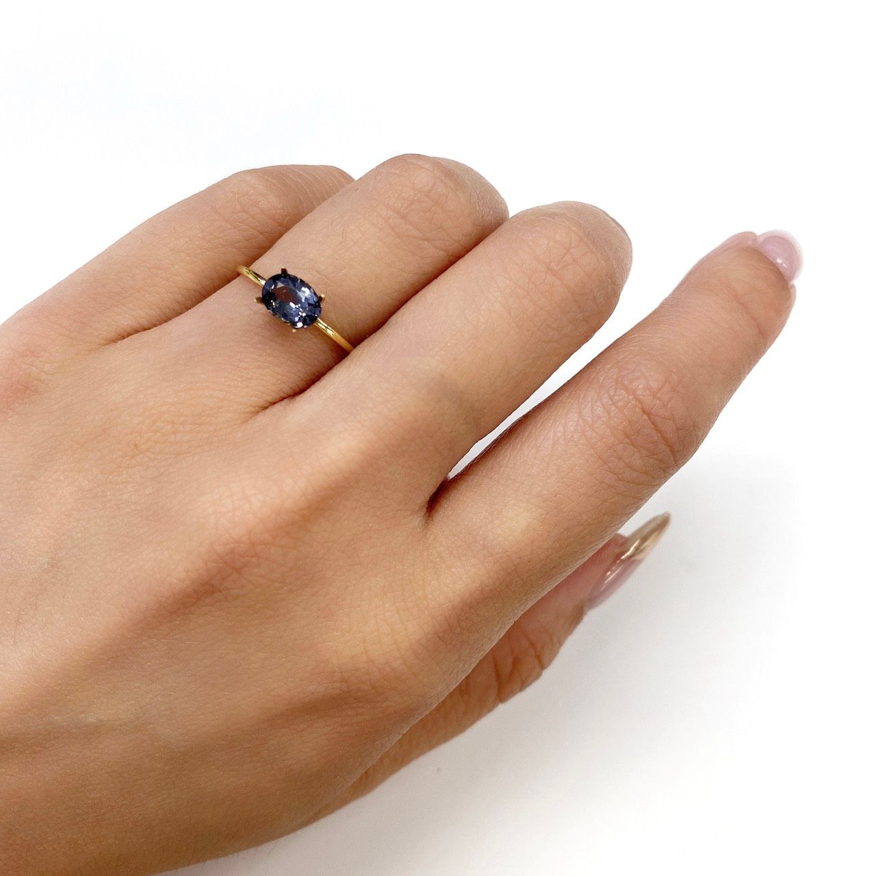 プラチナスピネル(宝石名スピネル) ビルマ産 0.836ct ソ付(彩珠)[210611371]7×5.1mm前後