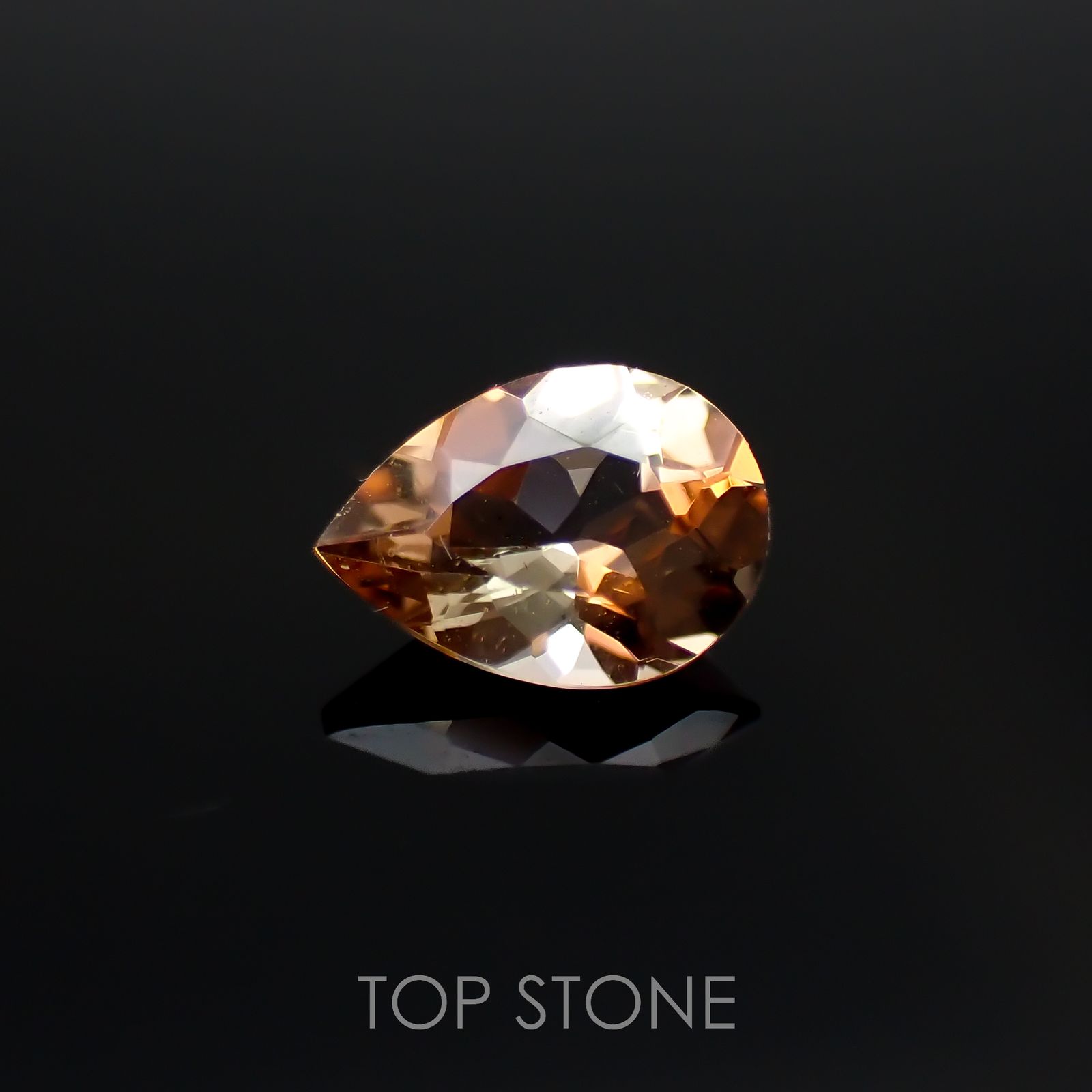 バイカラーアンダリュサイト(宝石名アンダリュサイト)スリランカ/マダガスカル産 0.64ct 識別済[220917580]7x5mm前後
