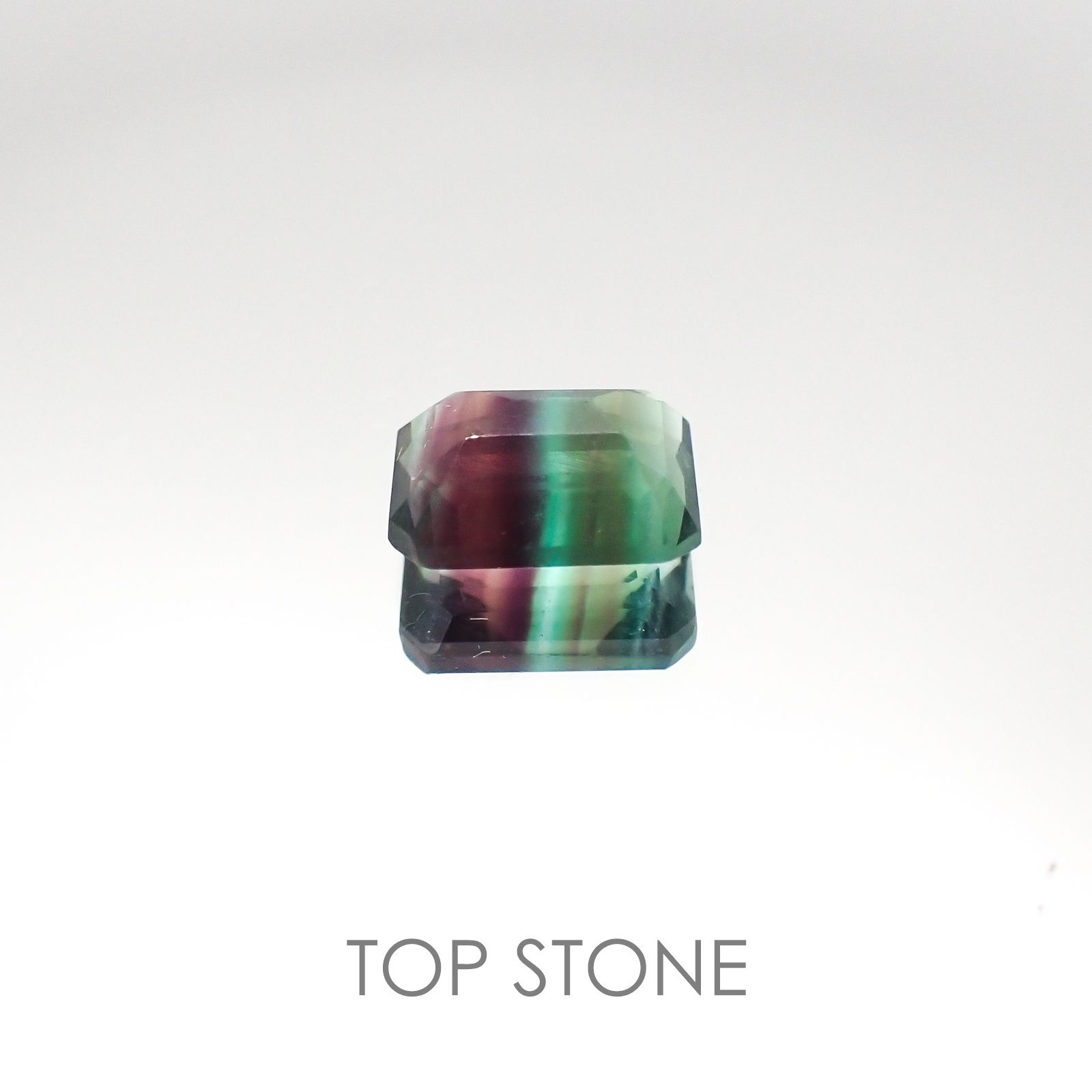 バイカラーフローライト ブラジル産 ルース 1.82ct[20095600]8×6.2mm前後