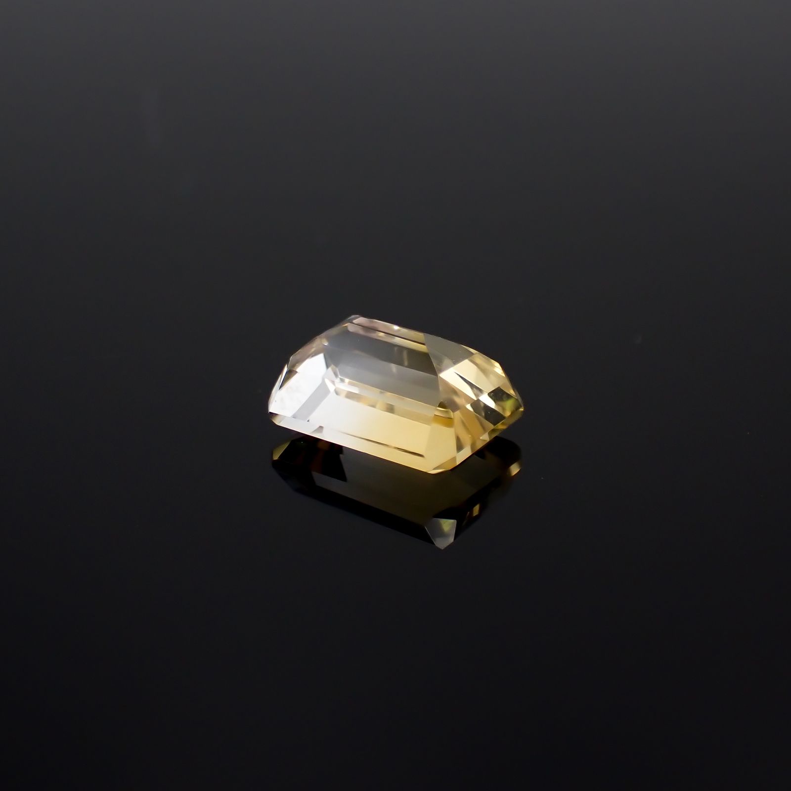 バイカラーシトリン ブラジル・ミナスジェライス州産 6.73ct[240326461]13x9.4mm前後