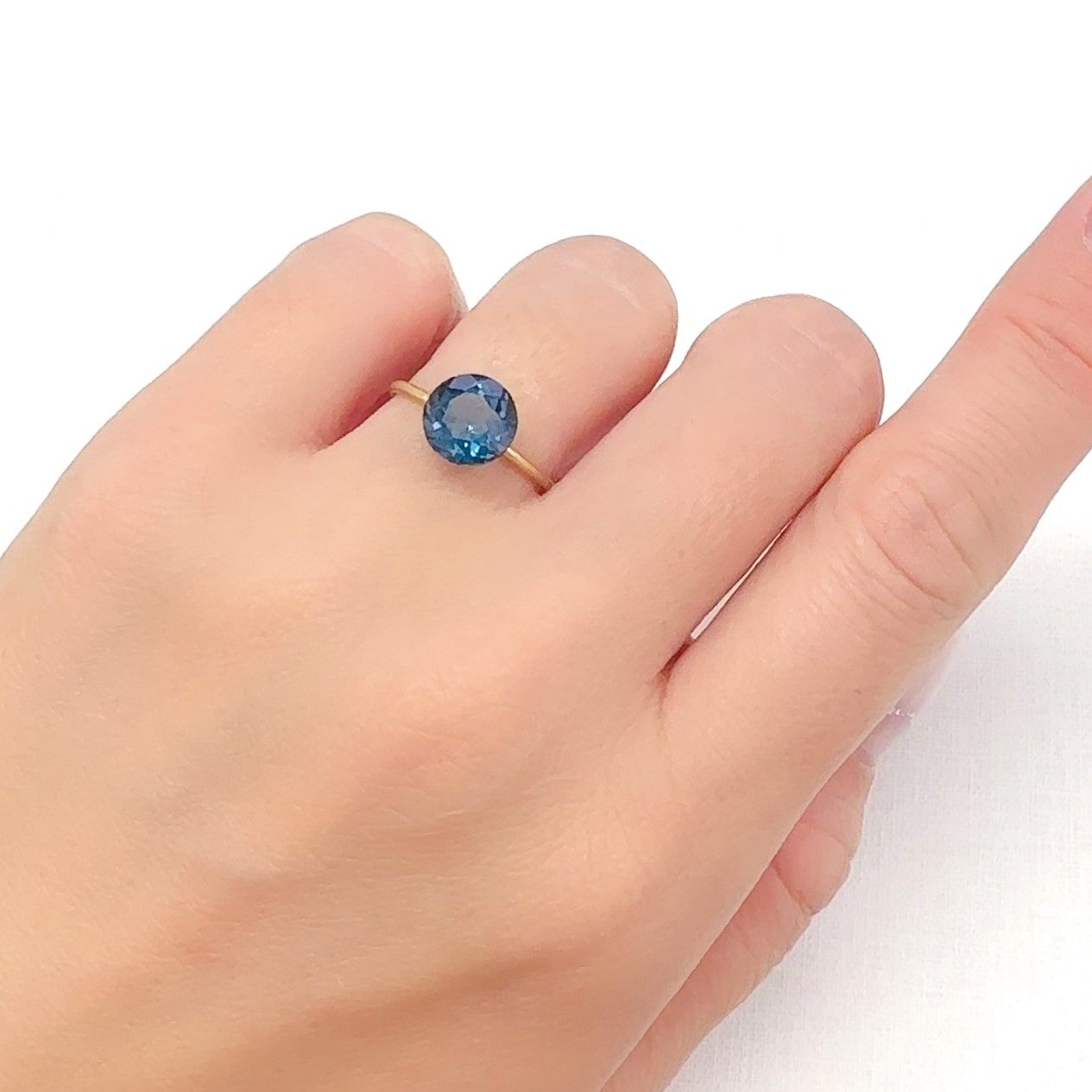 ロンドンブルートパーズ ブラジル産 2.58ct[240326803]8x8mm前後