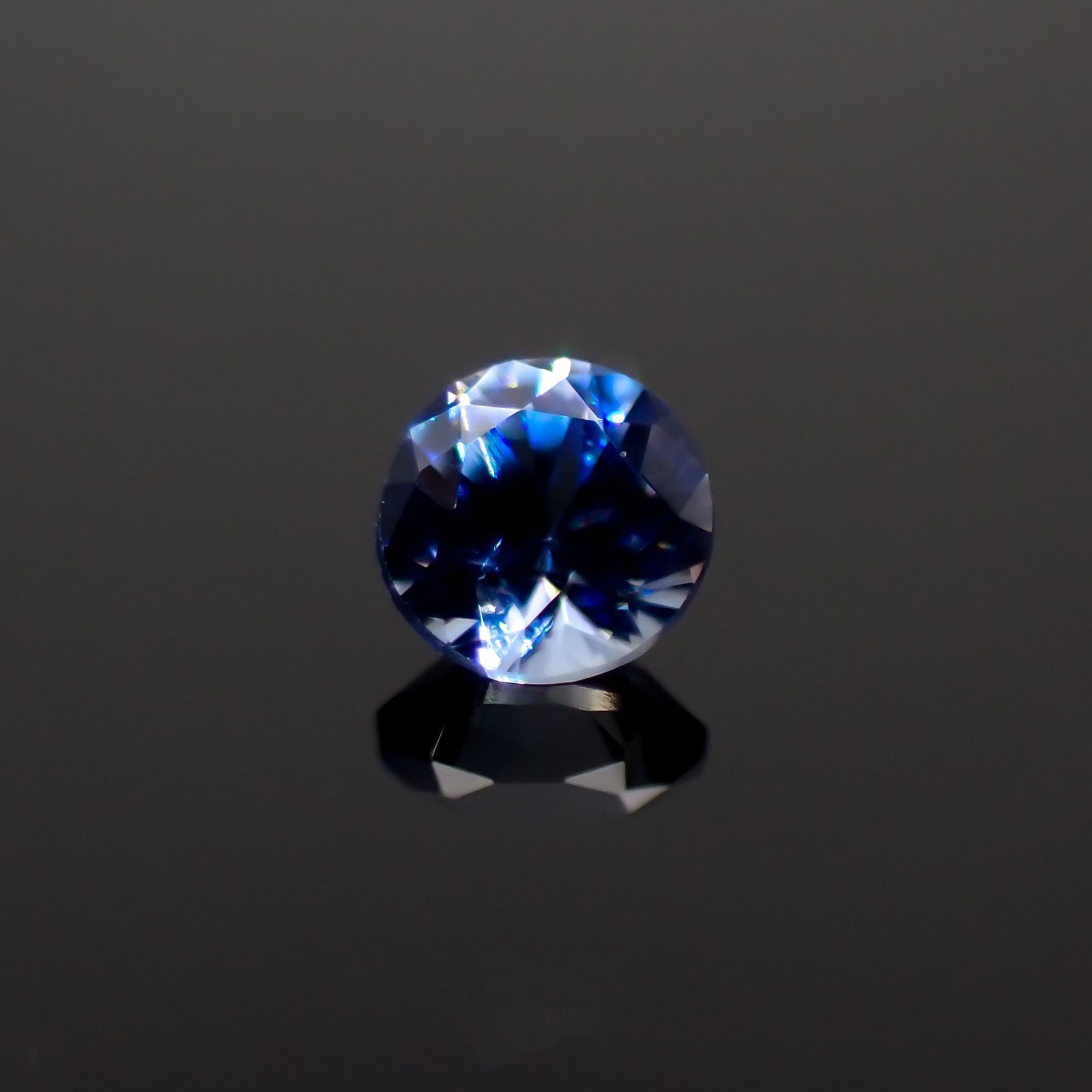 ベニトアイト アメリカ・カリフォルニア州産 0.040ct[221118980]2x2mm前後