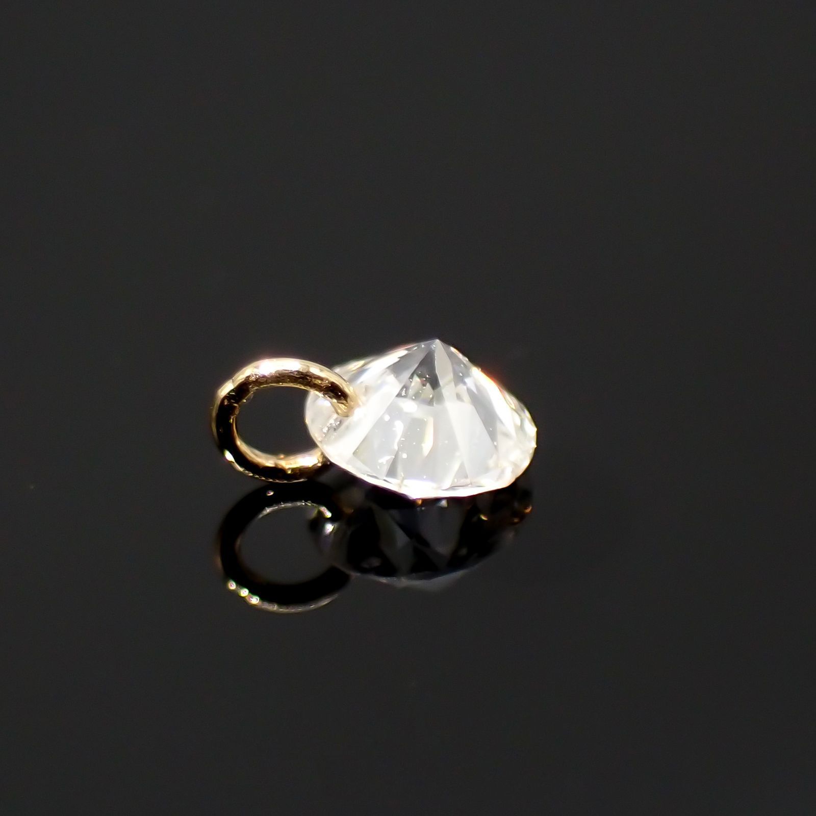 ◇La terre(ラ・テール)◇K18ダイヤモンドチャーム TTLC/SI(宝石名ダイアモンド) 0.099ct 識別済[220515749]2.6x2.6mm前後