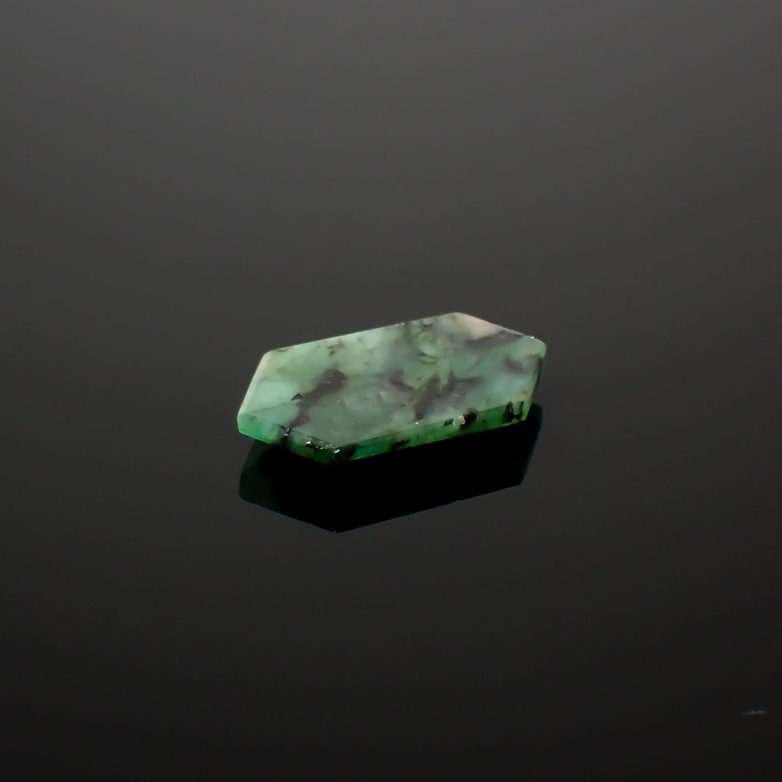 ◇カスタムカット◇エメラルド ブラジル産 3.08ct / 15.9x8.4mm前後 [240326488]