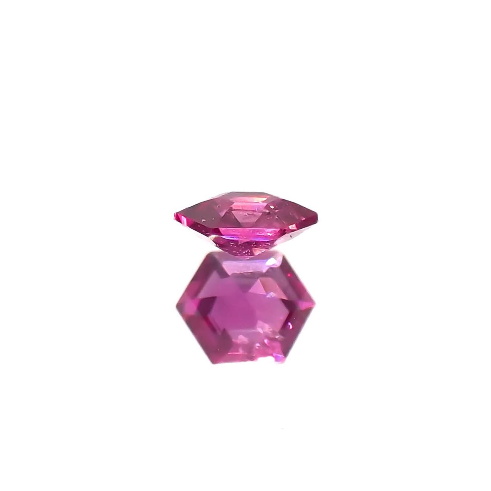 ◇ヘキサゴンカット◇ルビー 非加熱 モザンビーク産 0.13ct / 3x3mm前後 [240427104]