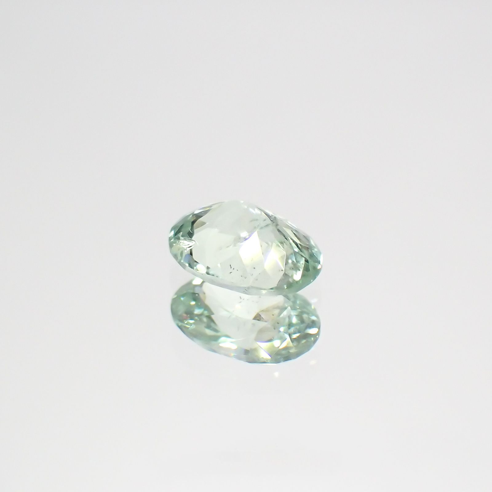 バナジウムコーネルピン(宝石名コーネルピン)タンザニア・タンガ州産 0.80ct 識別済[220115632]6.8x5.1mm前後
