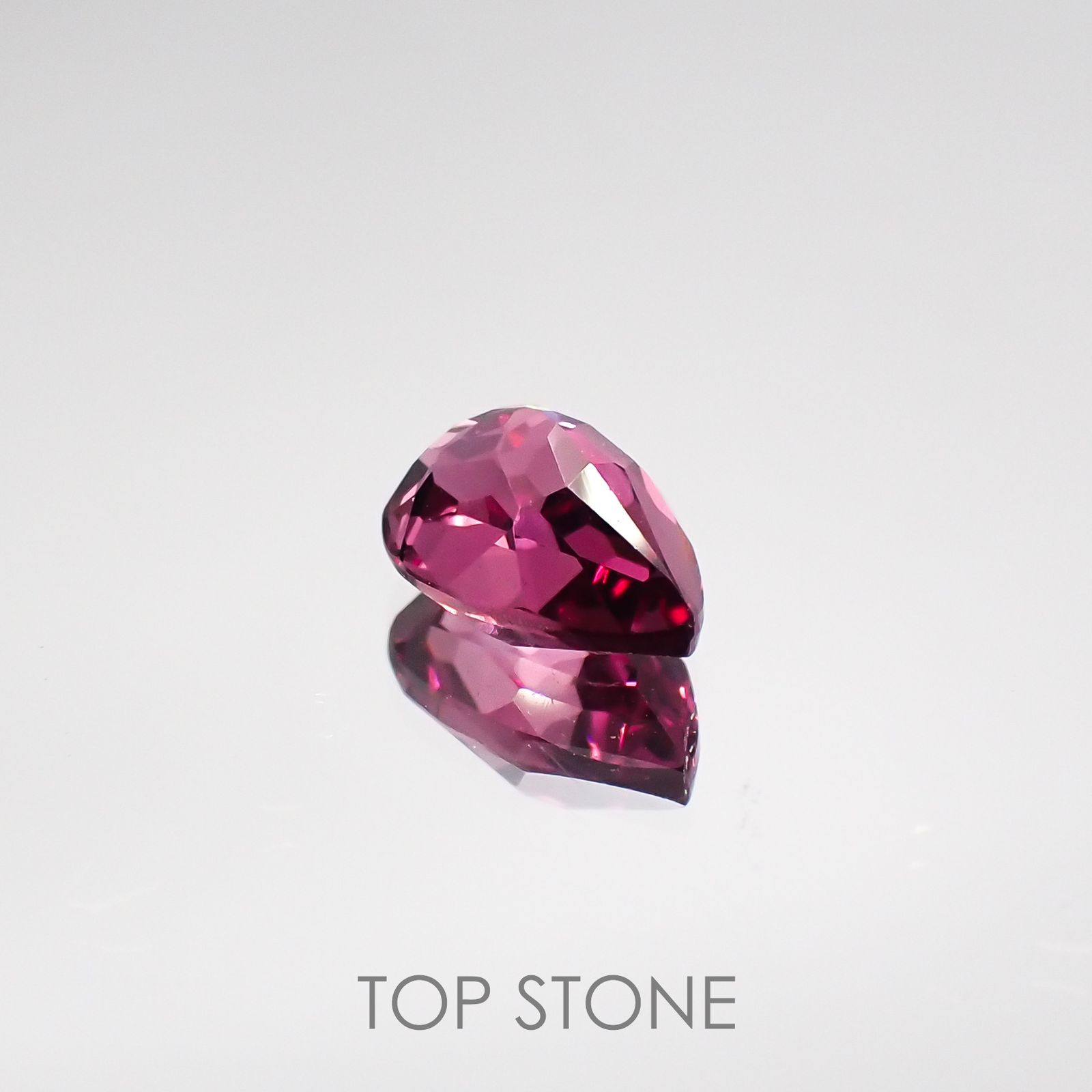 マラヤガーネット(宝石名ガーネット) タンザニア産 1.43ct 識別済[210711609]8.1×5.5mm前後