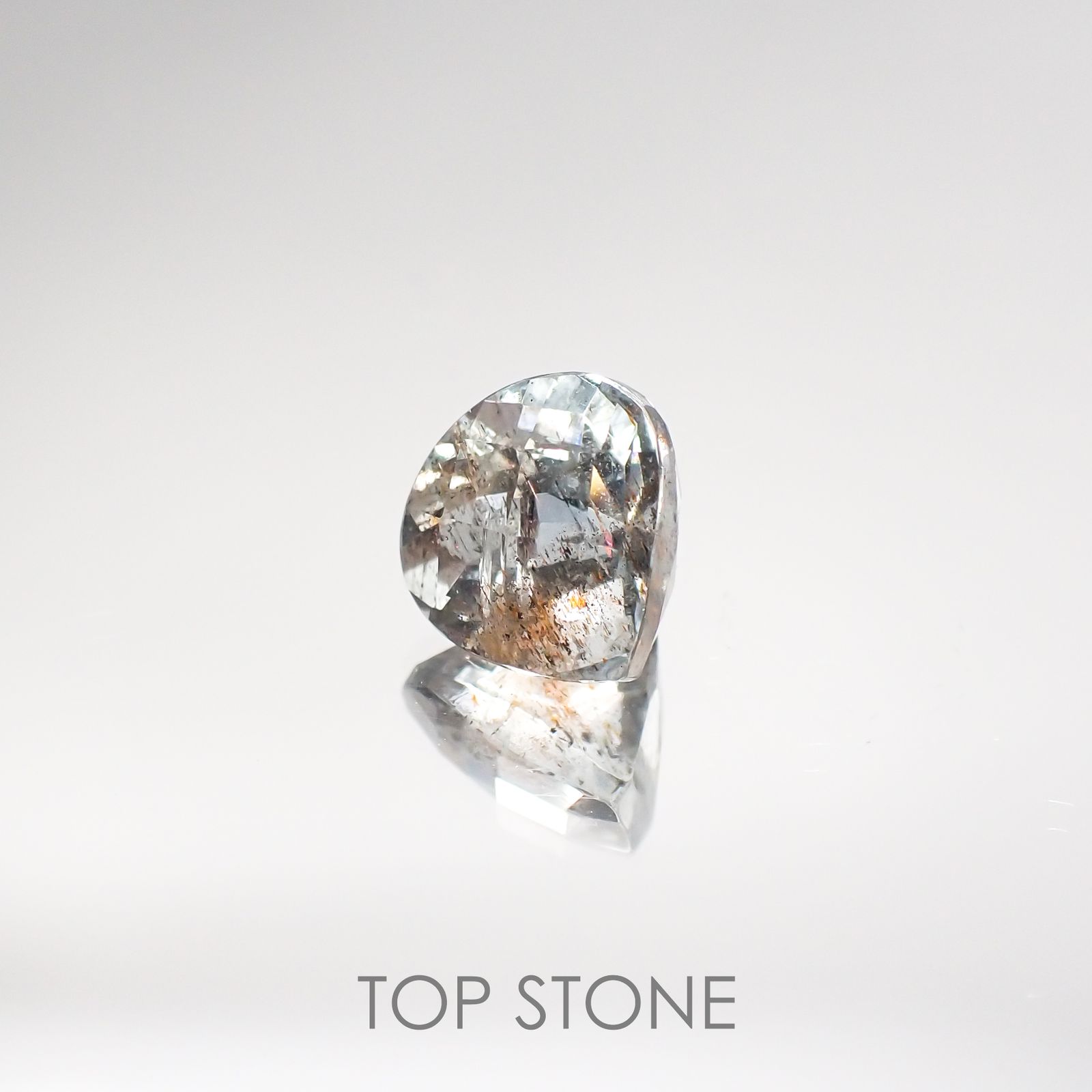 アベンチュリンアクアマリン(宝石名アクアマリン) ナイジェリア産 2.19ct 識別済[210712980]8.1×8mm前後