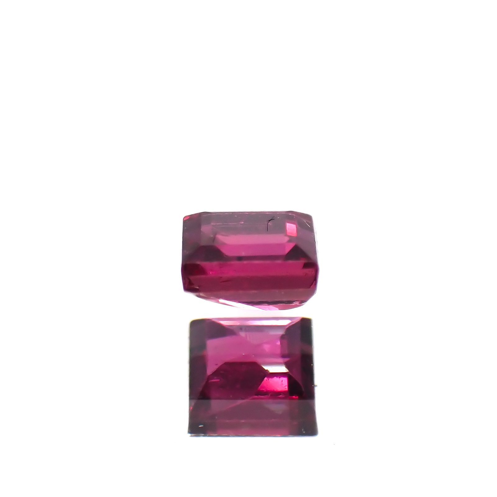 ルビー タイ/ビルマ産 0.21ct[220616361]2.9x2.8mm前後