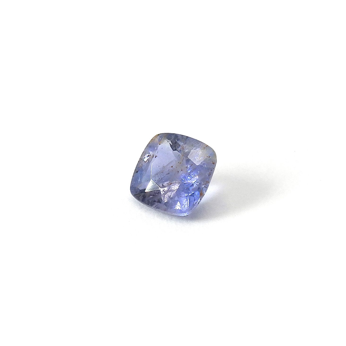 ジェレメジェバイト(宝石名エレメージェバイト)ナミビア産 ソ付(彩珠) 0.517ct / 5.1x5mm前後 [220717076]