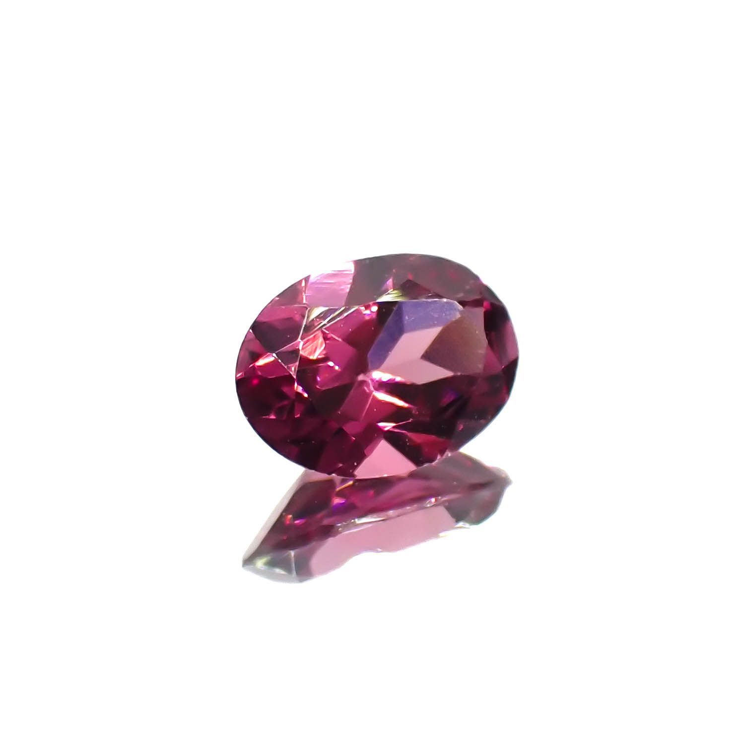 ロードライトガーネット(宝石名ロードライト・ガーネット)ブラジル産 0.84ct 識別済[221219565]6.9x5mm前後