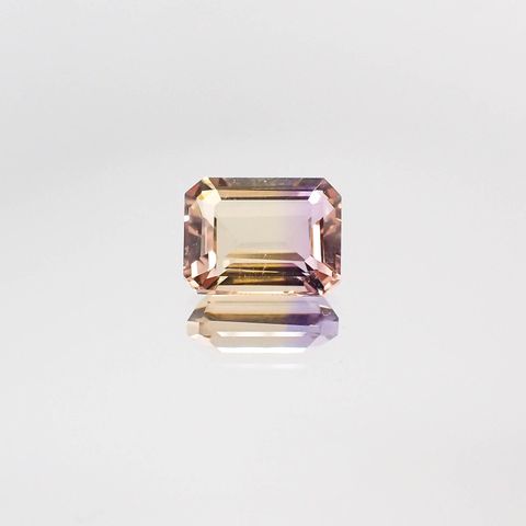 アメトリン(宝石名バイカラー・クォーツ/別名アメトリン)ボリビア産 1.59ct 識別済[231023881]8x6.1mm前後
