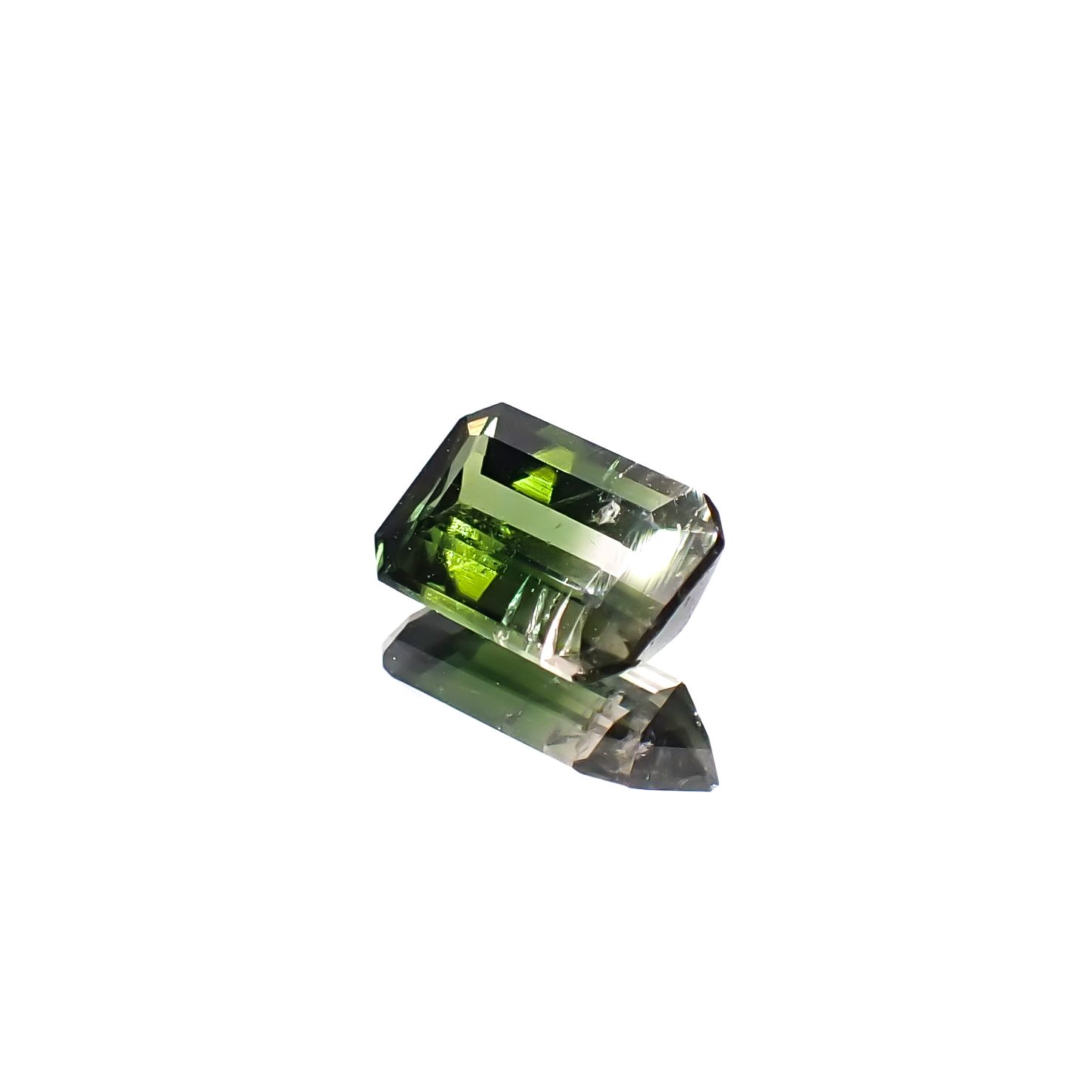 バイカラートルマリン アフガニスタン産 0.64ct[240929147]6.6x4.3mm前後