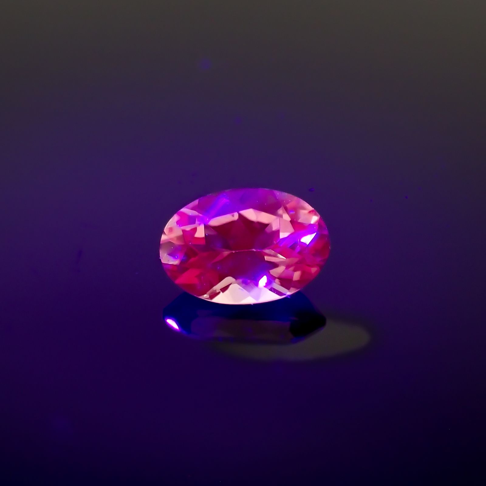 ドラゴンガーネット タンザニア産 0.60ct[230421454]5.8x4.1mm前後