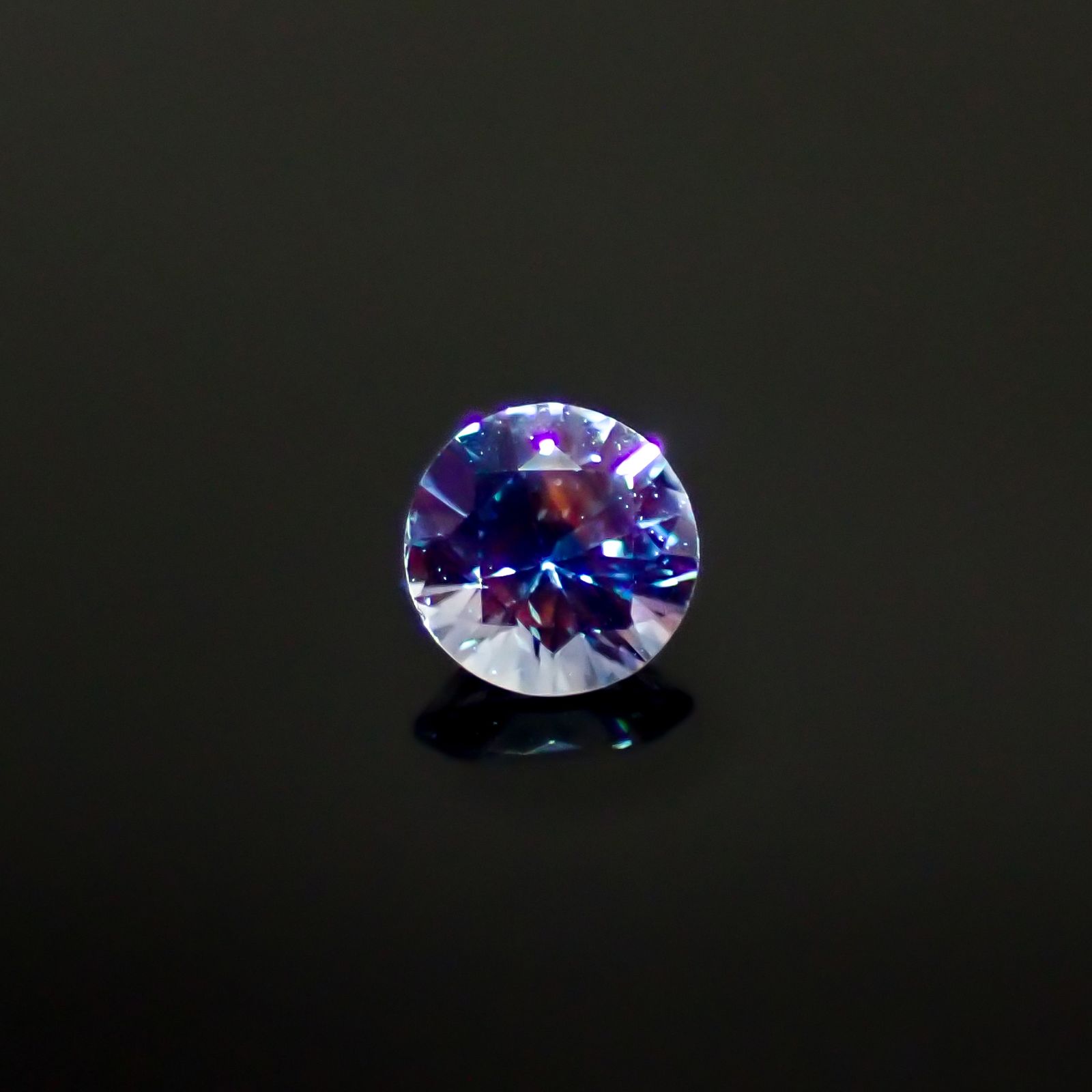 アイスブルーサファイア スリランカ産 0.19ct[240828658]3.5x3.5mm前後