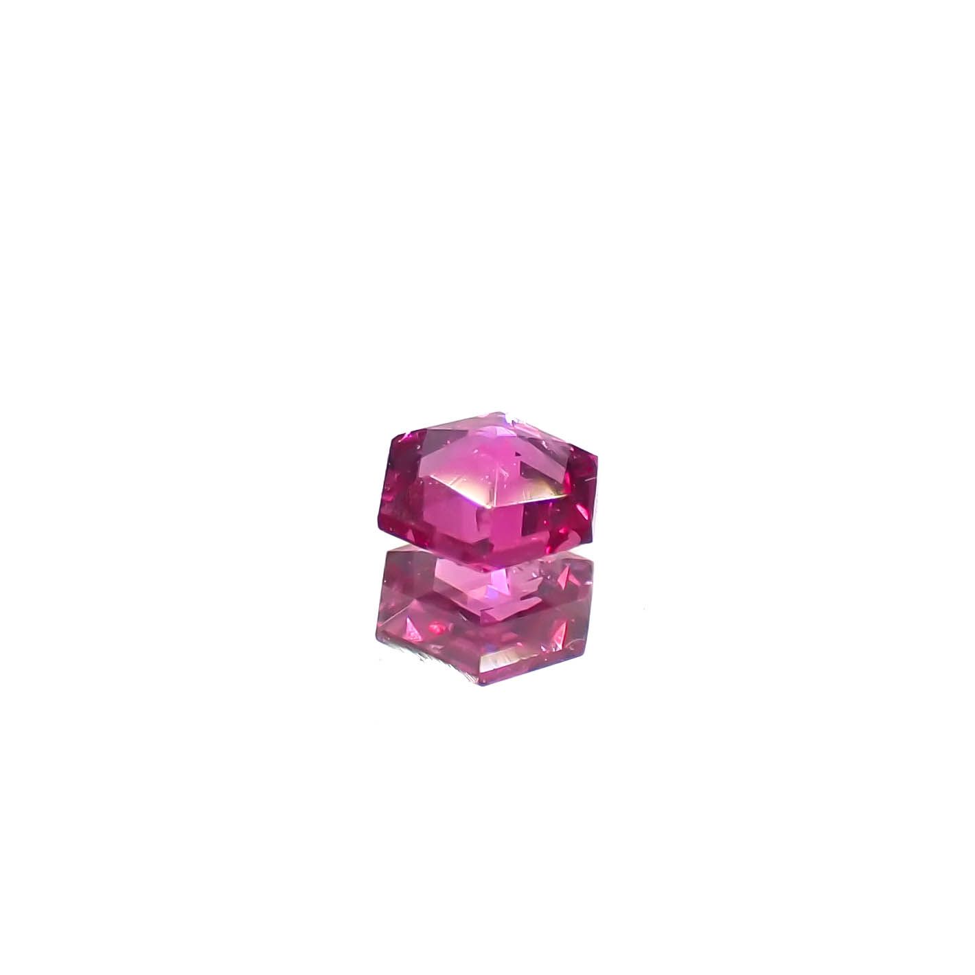 ◇ヘキサゴンカット◇ルビー 非加熱 モザンビーク産 0.13ct[240427105]3x3mm前後