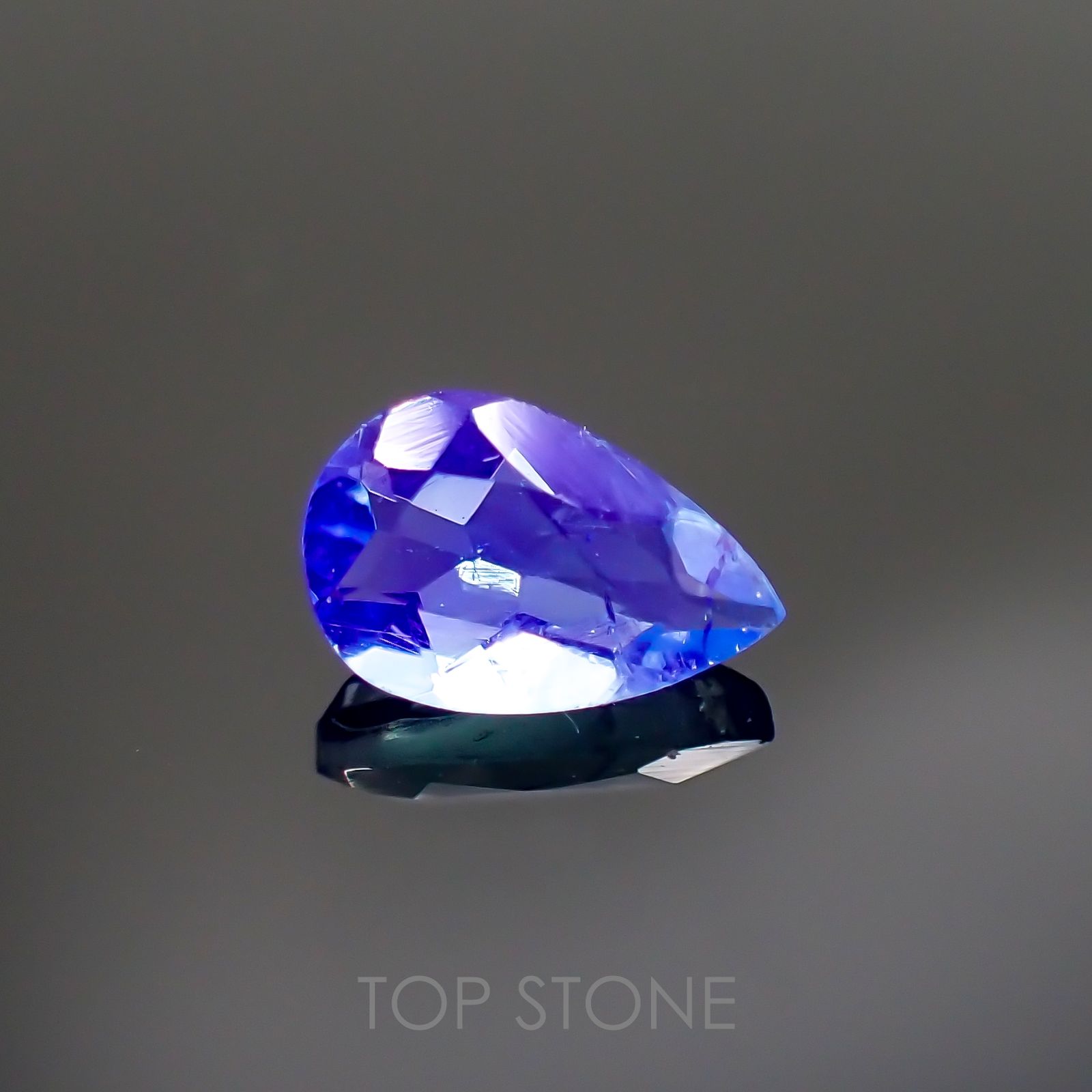 フローライト フルオレッセンス(宝石名フルオライト)イギリス・ロジャリー鉱山産 0.96ct 識別済[211113782]8x5.2mm前後