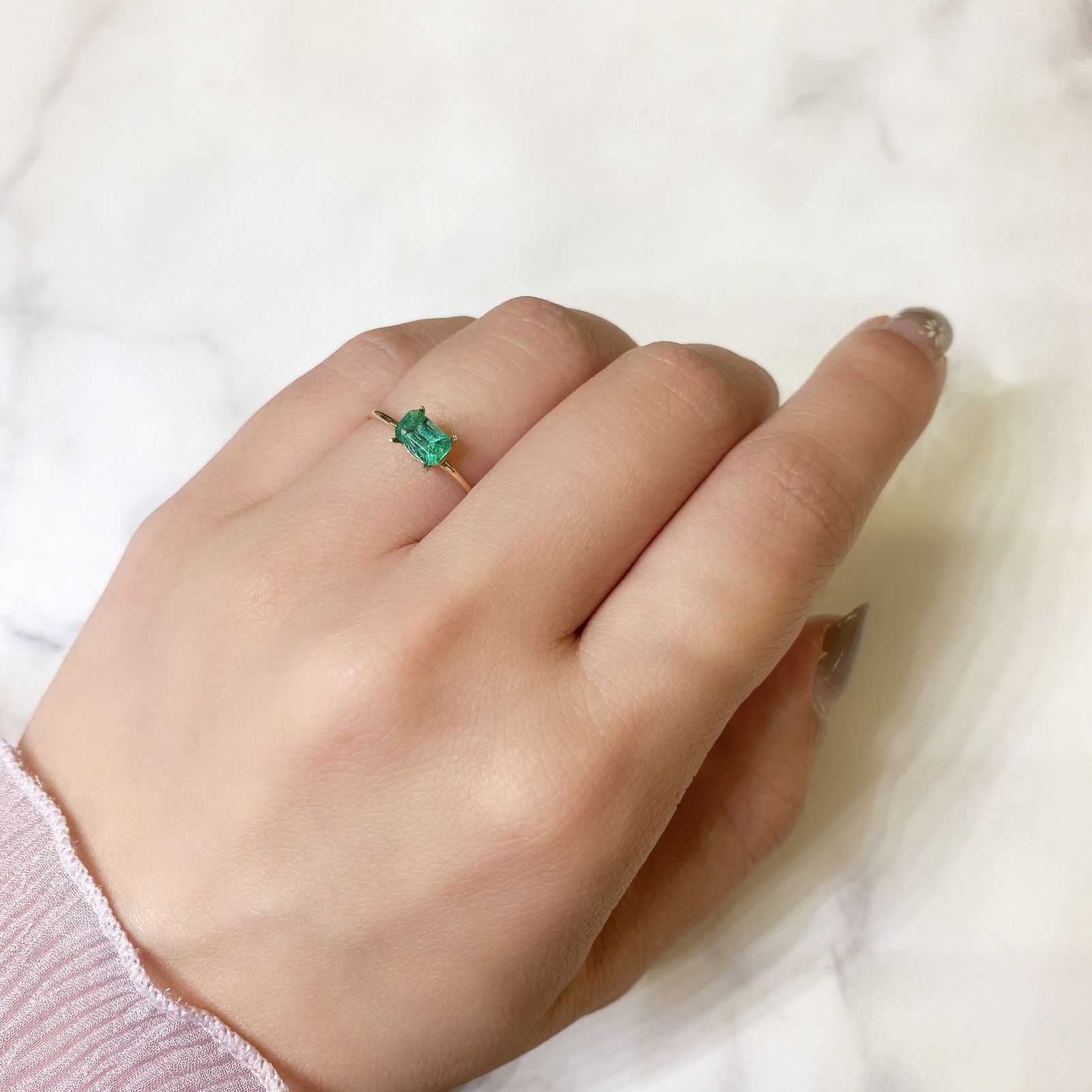 エメラルド(宝石名エメラルド) ザンビア産 0.47ct 識別済[211013000]5.7×3.7mm前後