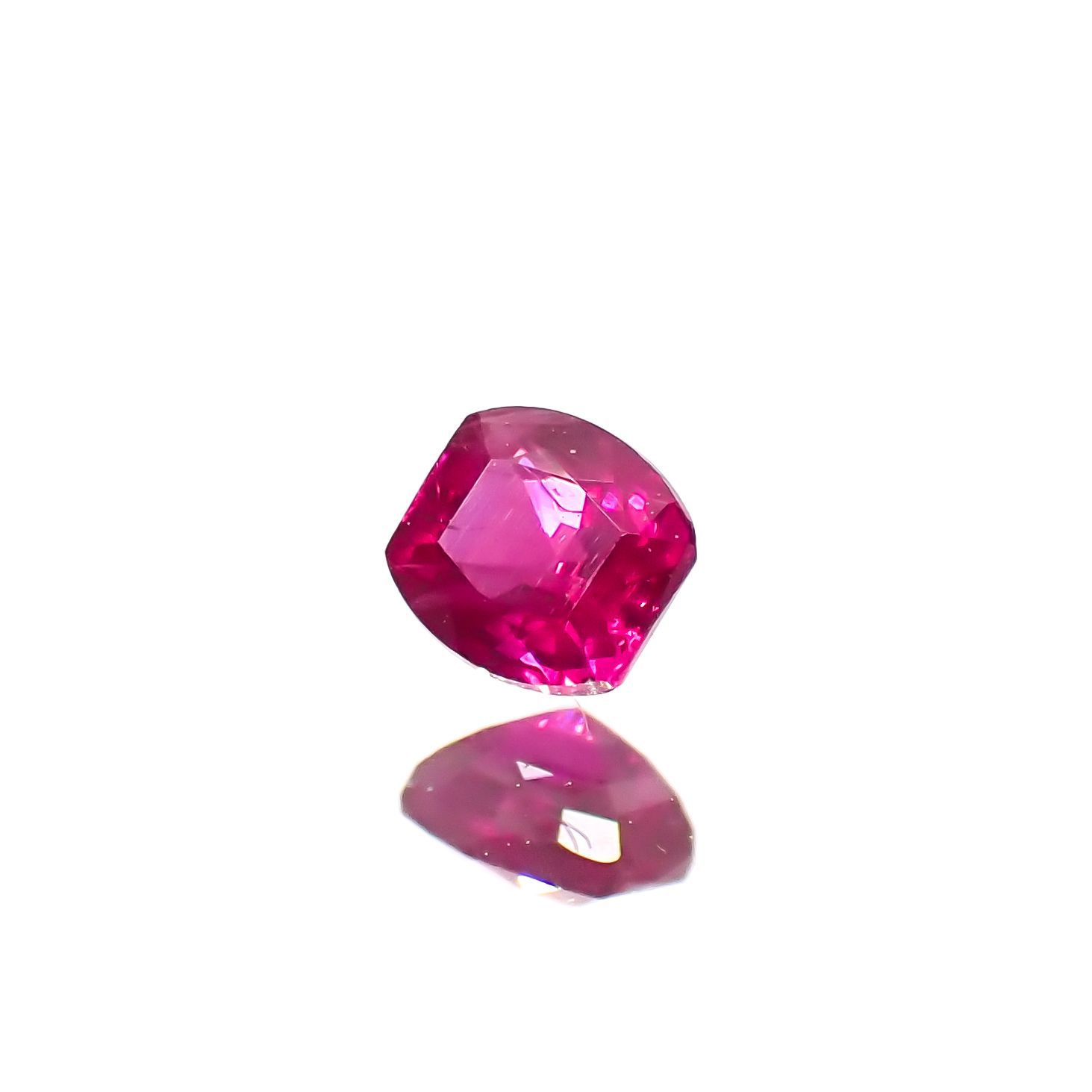 ルビー モザンビーク/ビルマ産 0.17ct [220616198]2.9x2.7mm前後