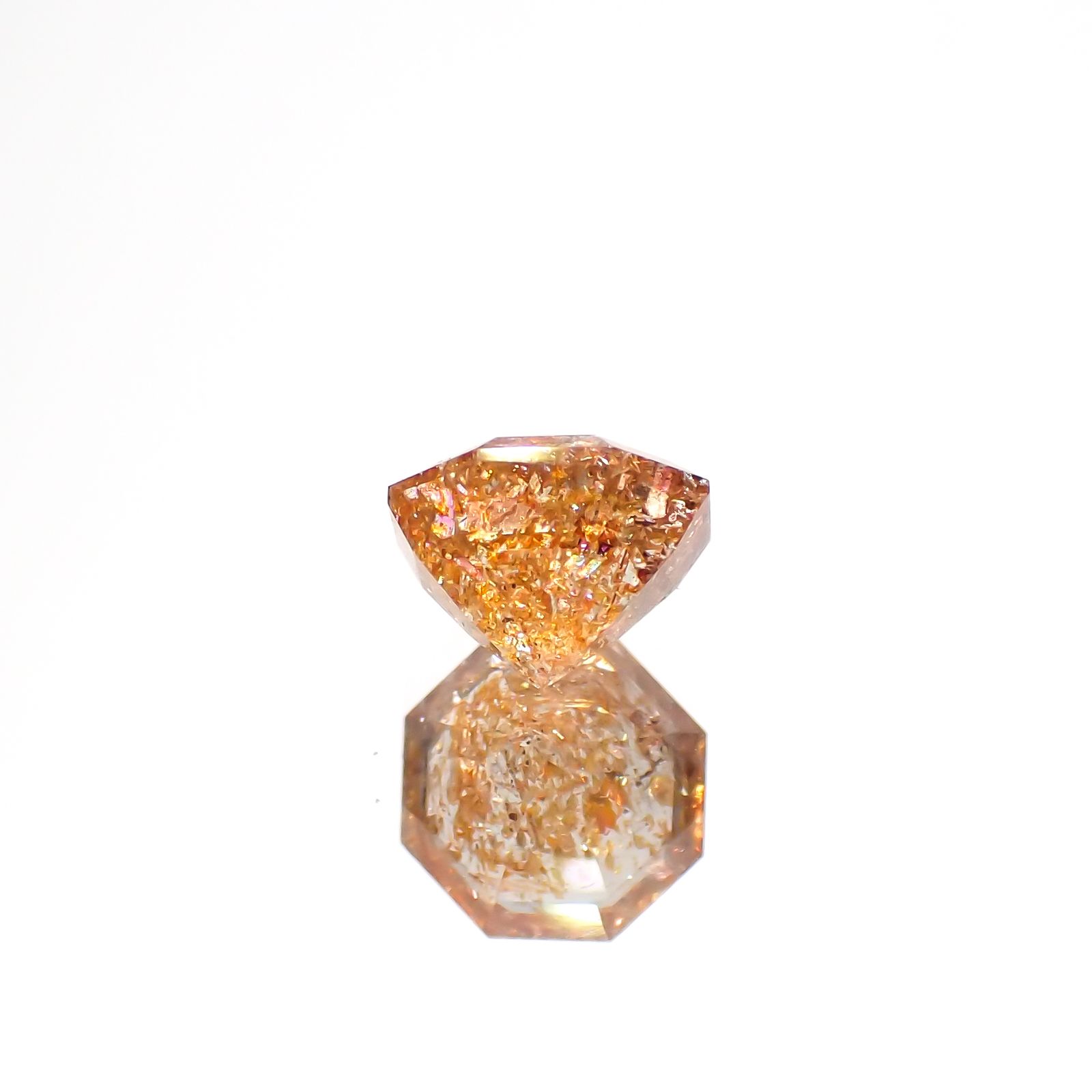 ◇オクタゴンカット◇イリュージョンサンストーン タンザニア産 0.62ct[230320956]5.4x5.3mm前後
