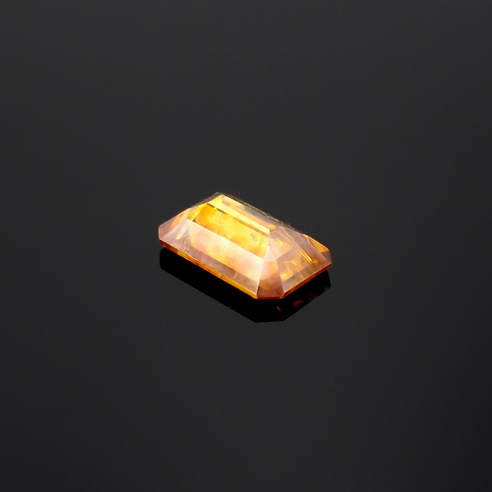 スファレライト(宝石名スファレライト)スペイン産 2.17ct 識別済[231023873]9.7x6.2mm前後