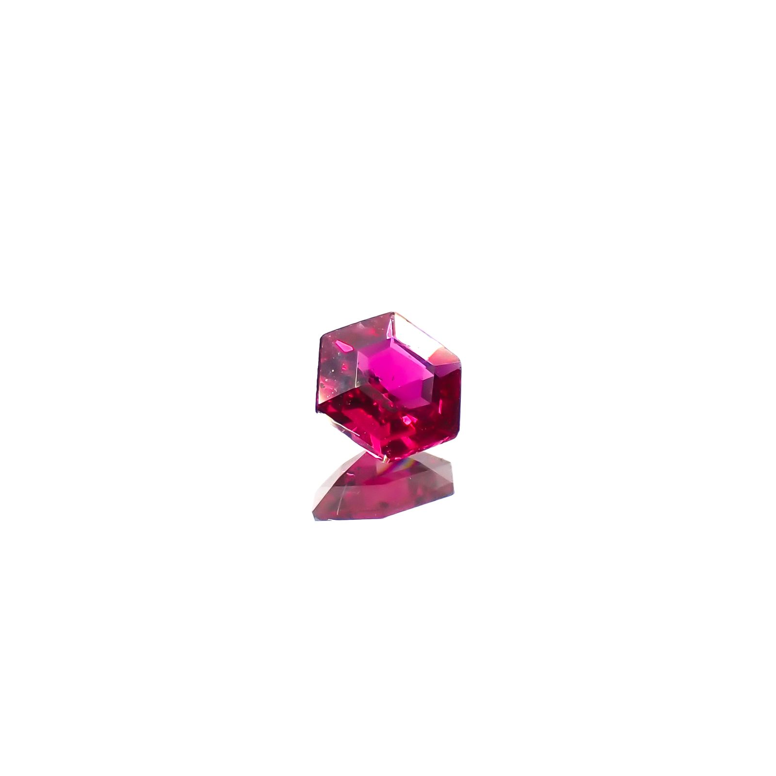 ◇ヘキサゴンカット◇ルビー 非加熱 モザンビーク産 0.20ct[240427110]3.5x3.5mm前後