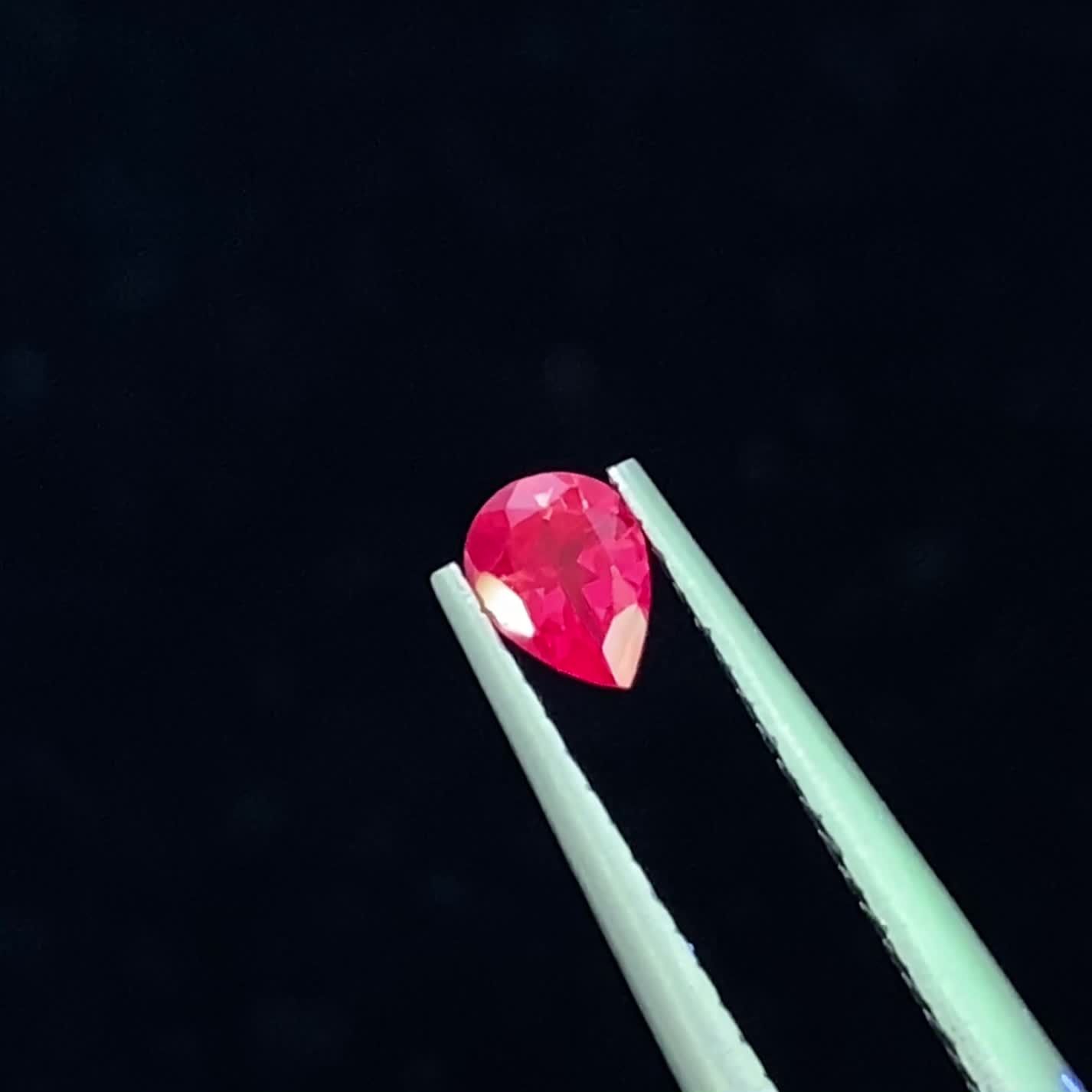 レッドスピネル(宝石名スピネル)タンザニア産 0.16ct 識別済[230522108