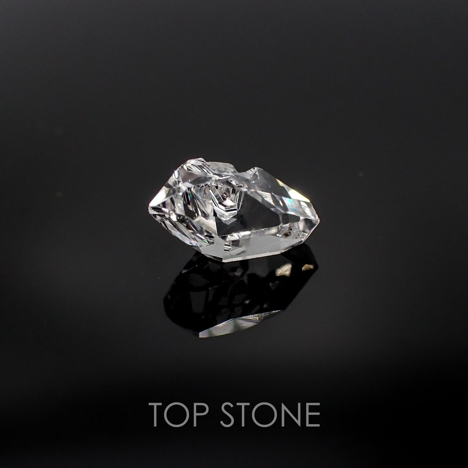 ハーキマーダイヤモンド(宝石名クォーツ) アメリカ・ニューヨーク州産 原石・結晶 2.70ct 識別済[20127559]11×8.9mm前後
