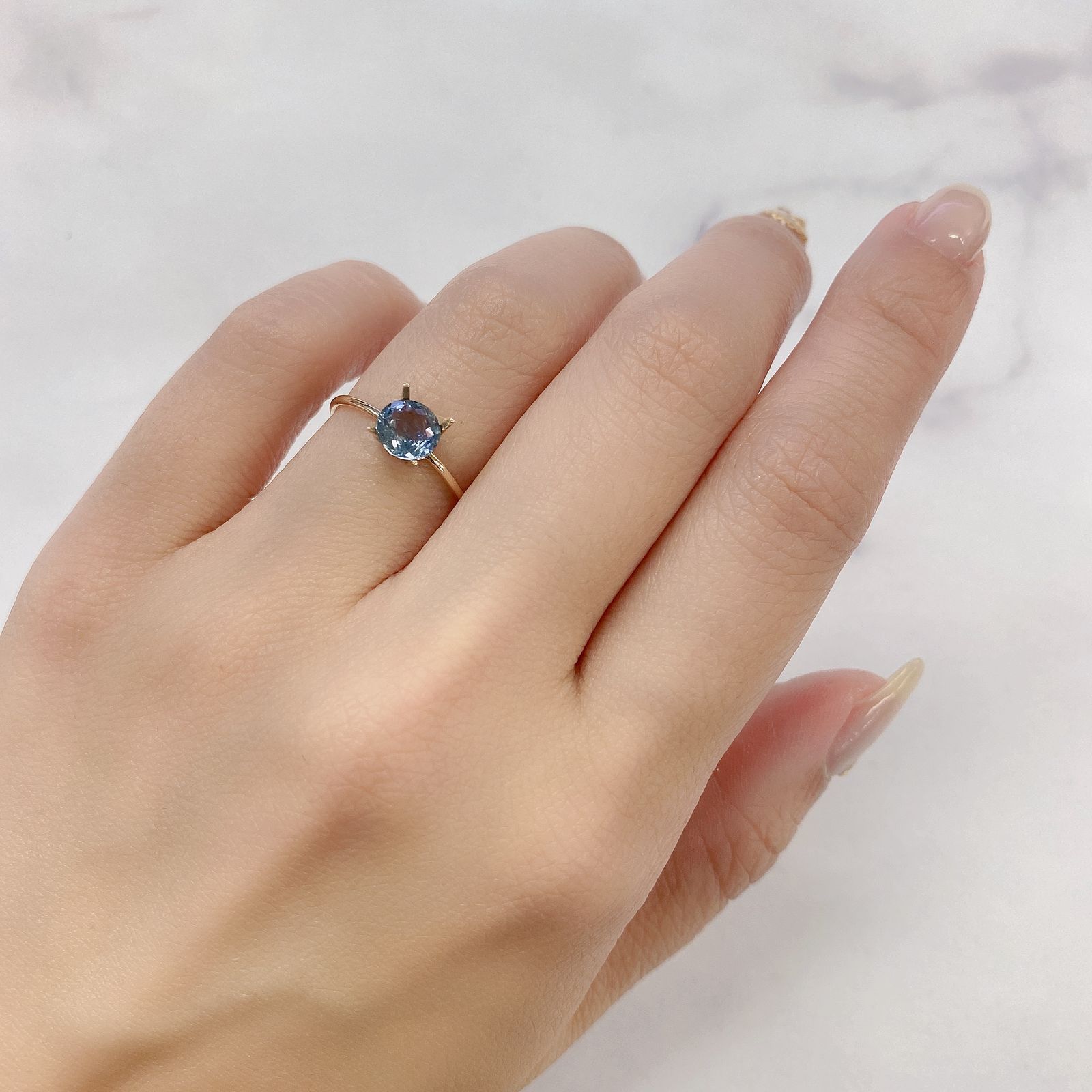 サンタマリアアクアマリン(宝石名アクアマリン) ブラジル産 0.697ct ソ付(彩珠)[210711894]5.9×5.9mm前後