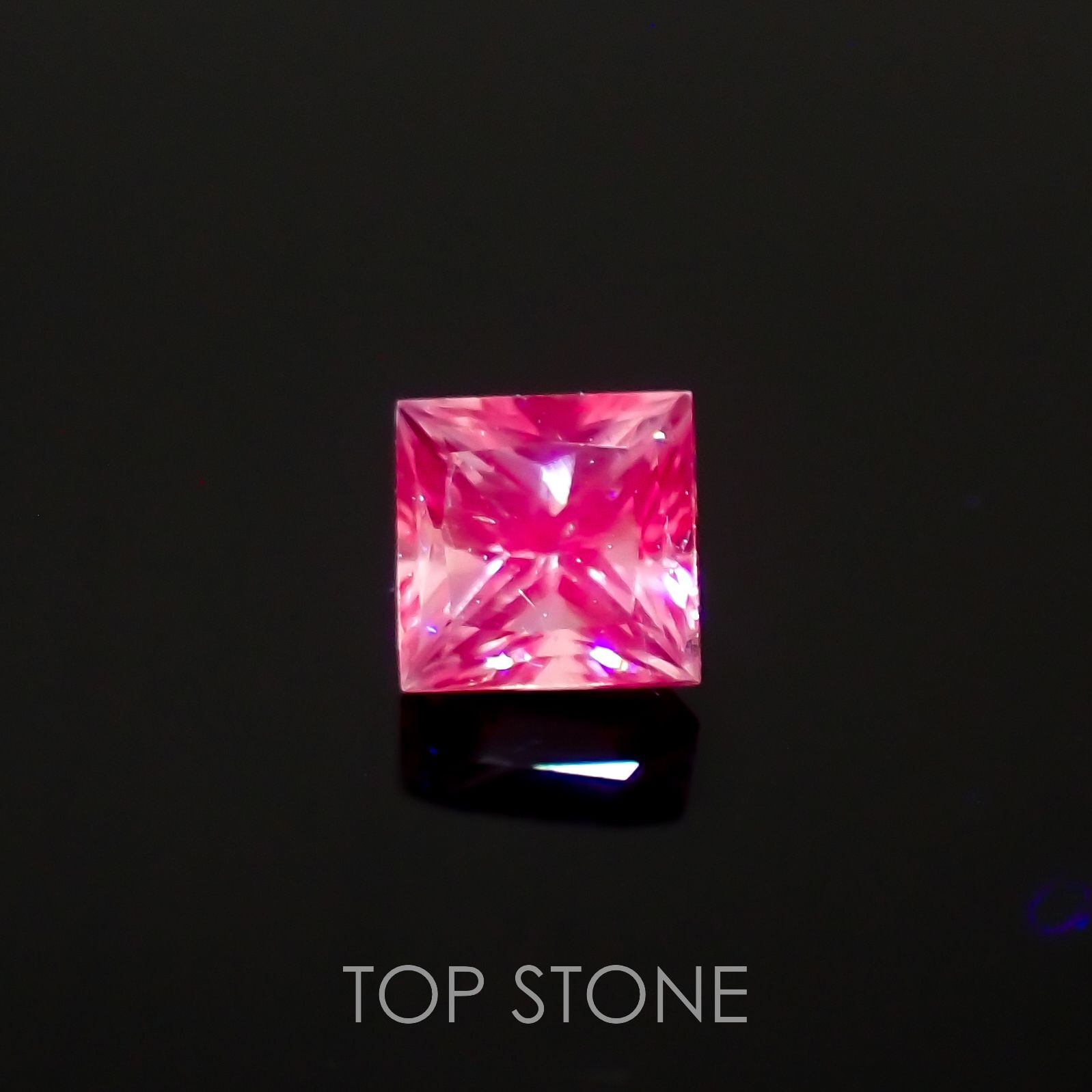 ◇プリンセスカット◇アイスラベンダーサファイア(宝石名サファイア)東アフリカ産 0.15ct 識別済[230120237]2.8x2.7mm前後