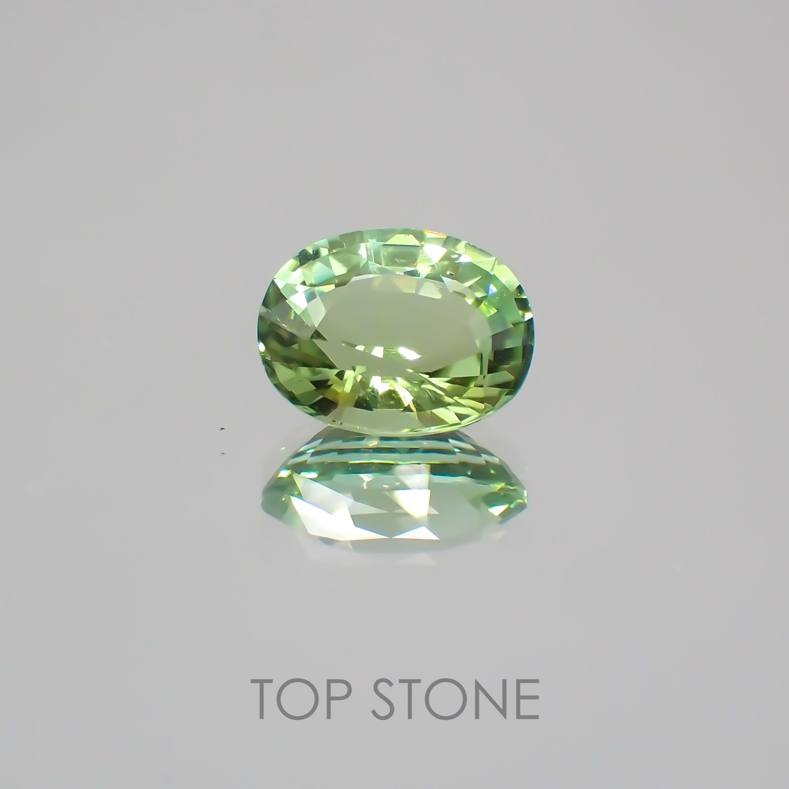 ミントトルマリン(宝石名グリーン・トルマリン) ルワンダ産 1.64ct 識別済[21029995]8.4×6.5mm前後