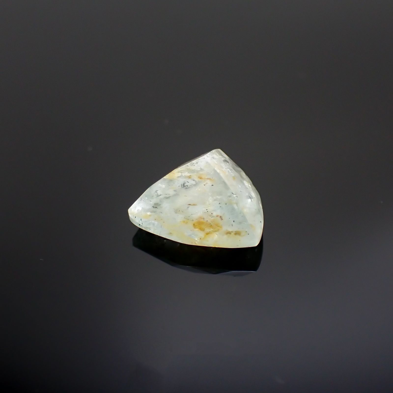 オーロラアクアマリン ブラジル産 4.15ct [220114393]11.4x11.6mm前後