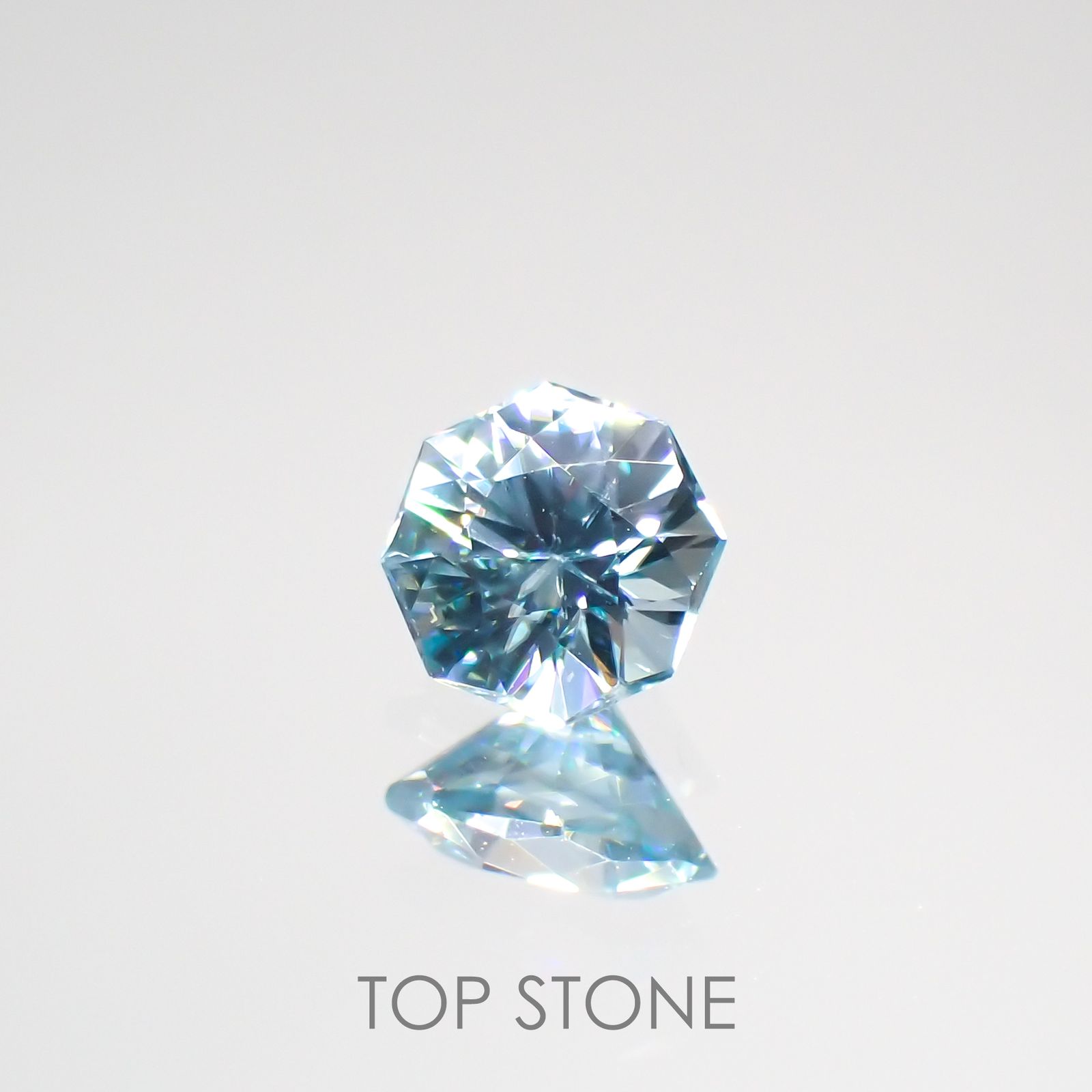 ◇オクタゴンカット◇ブルージルコン カンボジア産 ルース 0.69ct[210913356]4.9×4.8mm前後