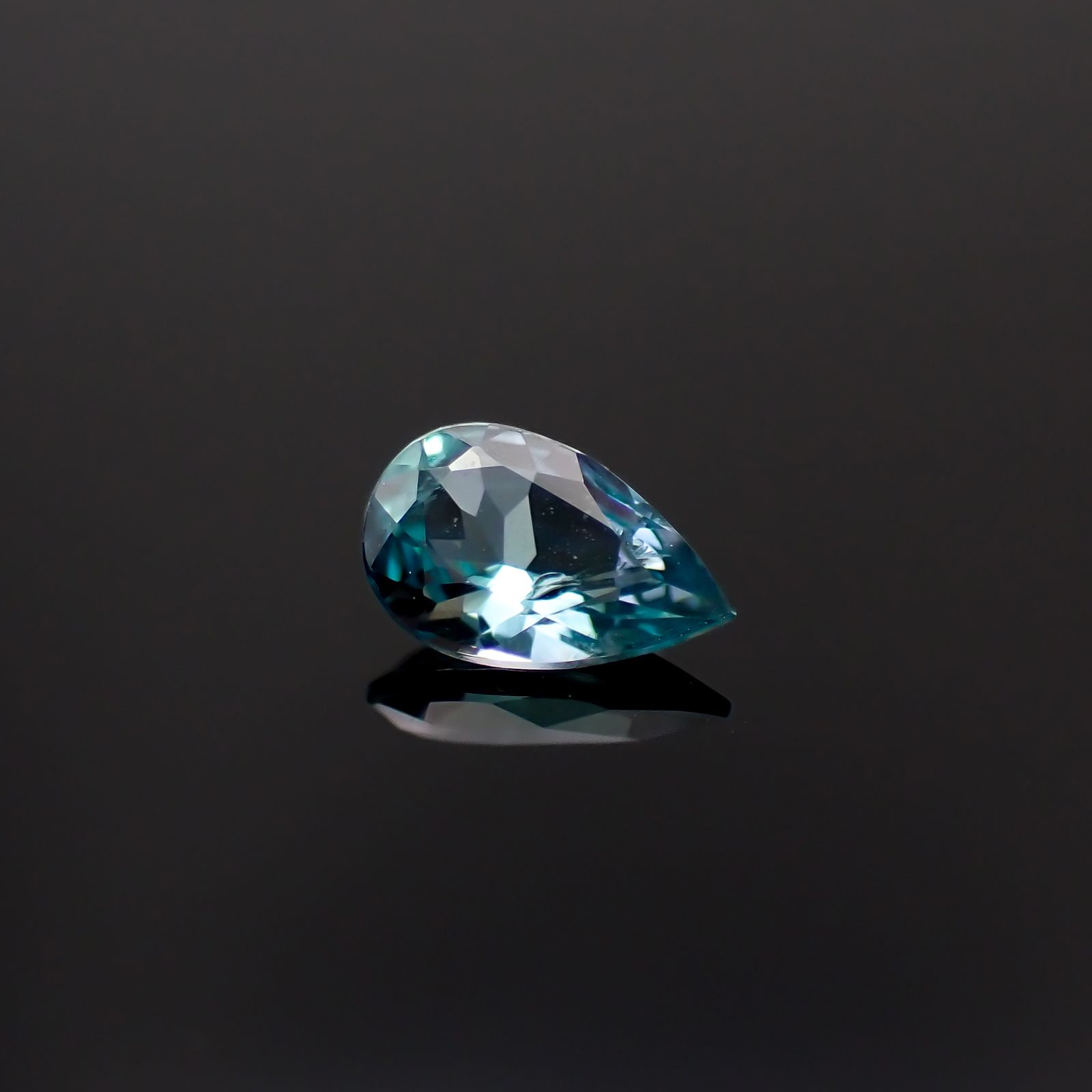 ブルーコーネルピン タンザニア産 0.28ct[231224499]5.7x3.6mm前後
