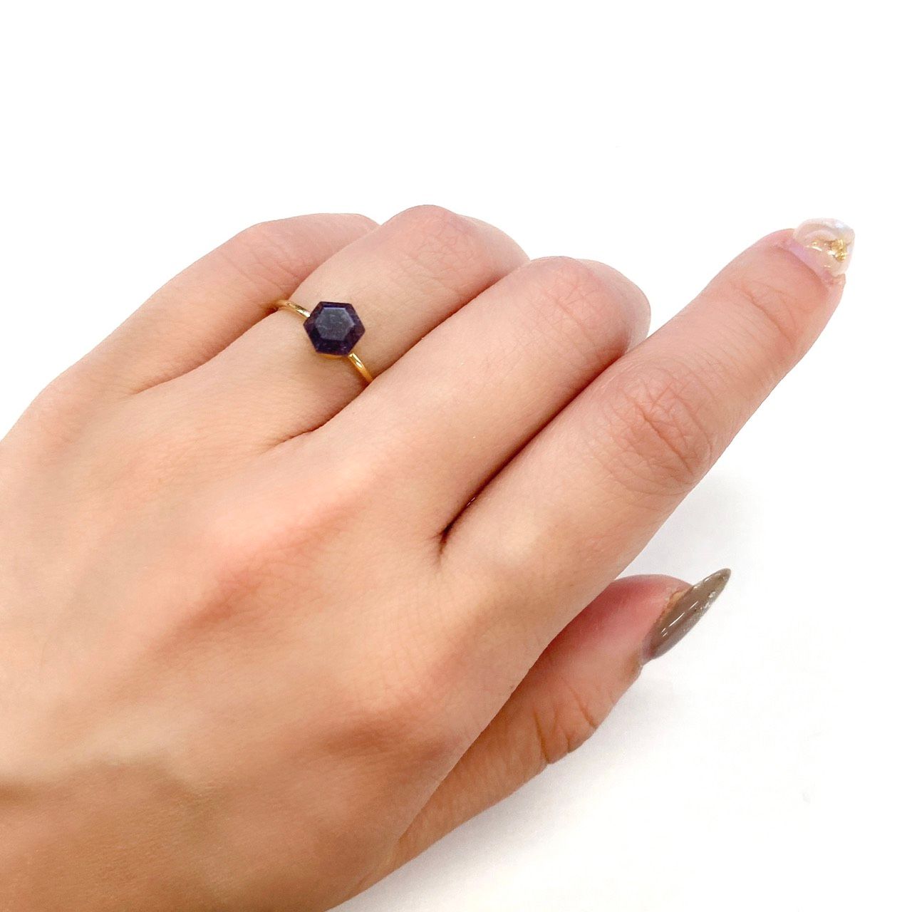 ◇ヘキサゴンカット◇ブラッドショットアイオライトSA インド産 ルース 0.94ct[210610989]6×6mm前後