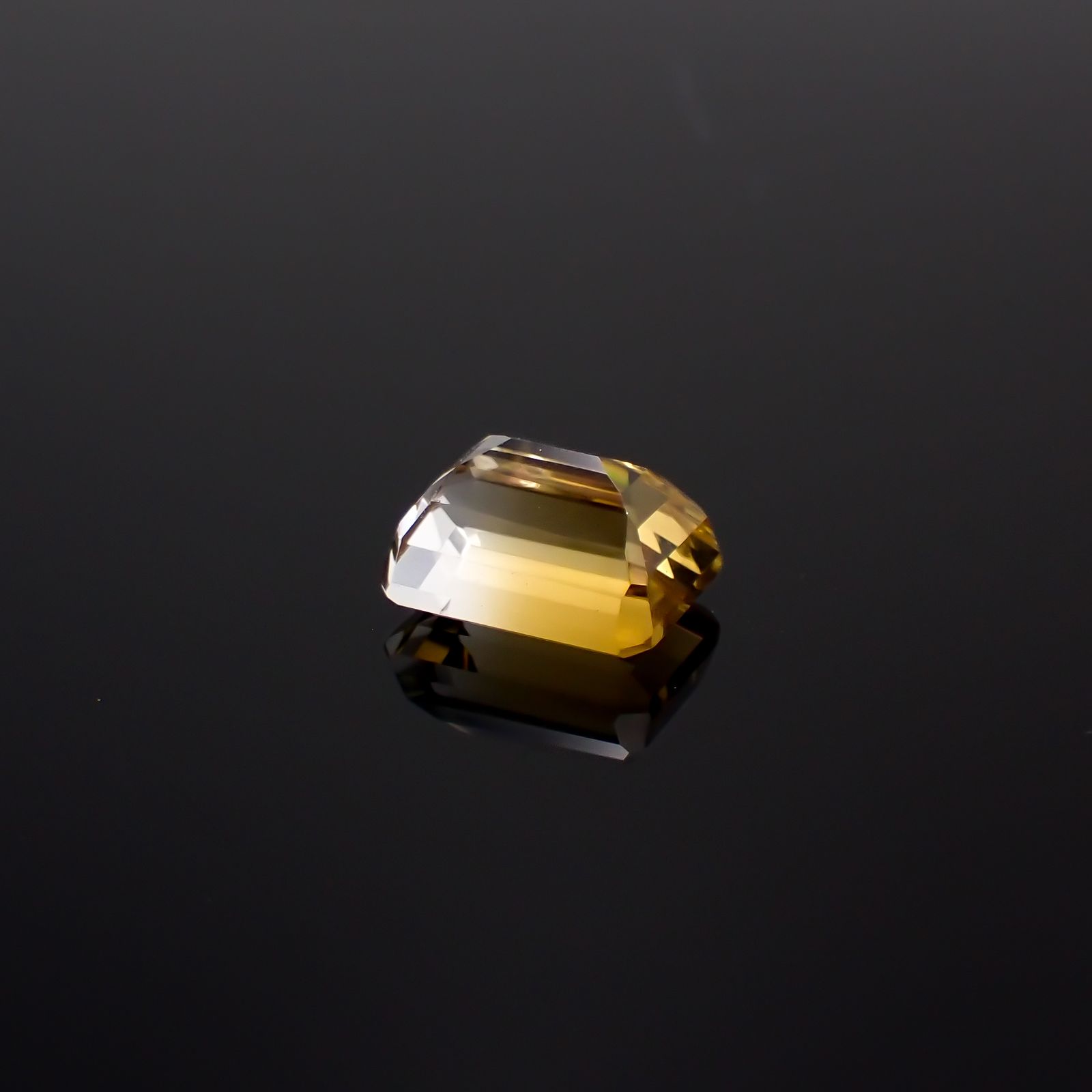 バイカラーシトリン ブラジル・ミナスジェライス州産 8.53ct[240326465]13.1x10mm前後