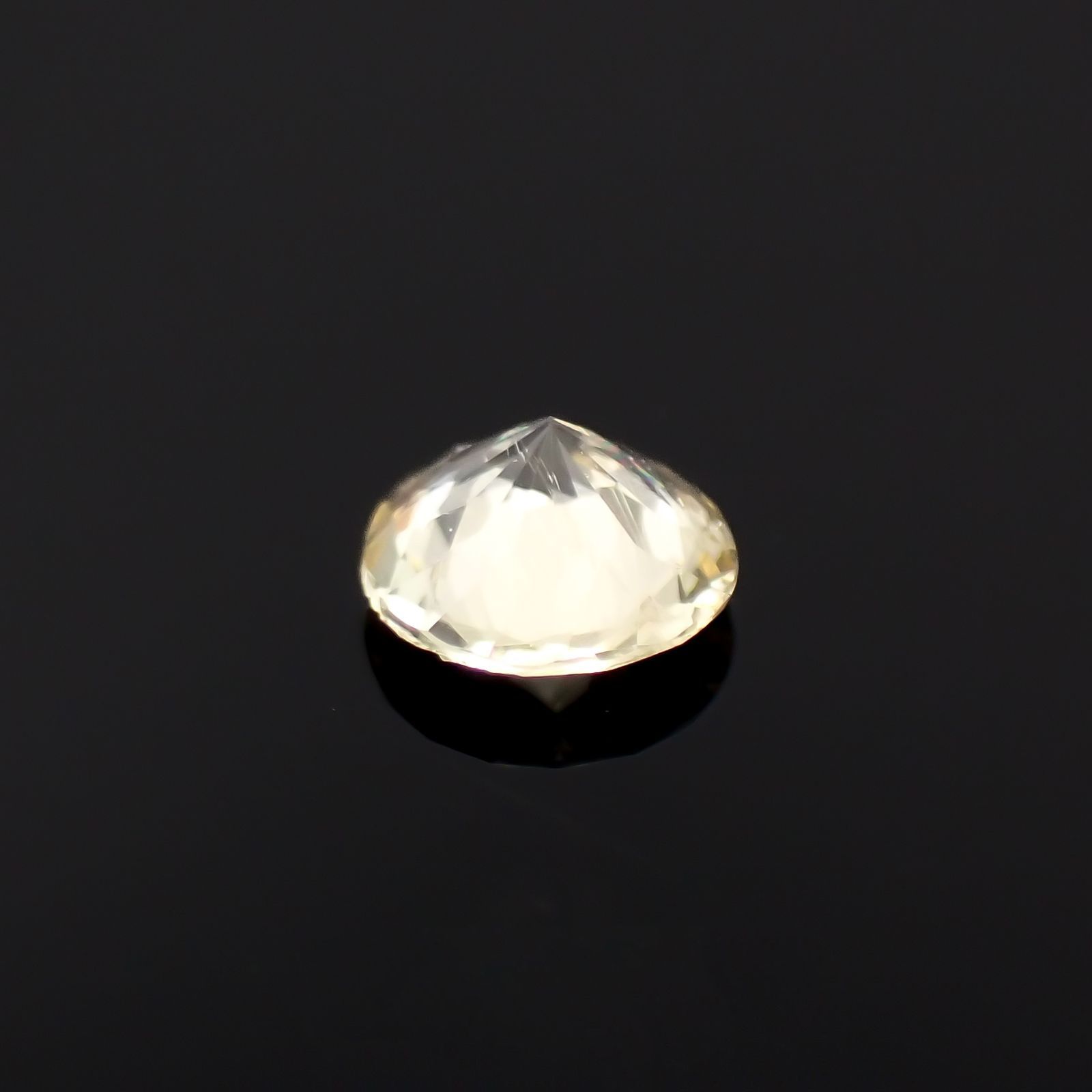 イエローダンビュライト(宝石名イエロー・ダンブライト)タンザニア産 識別済 0.084ct / 2.9x2.9mm前後 [260319631]