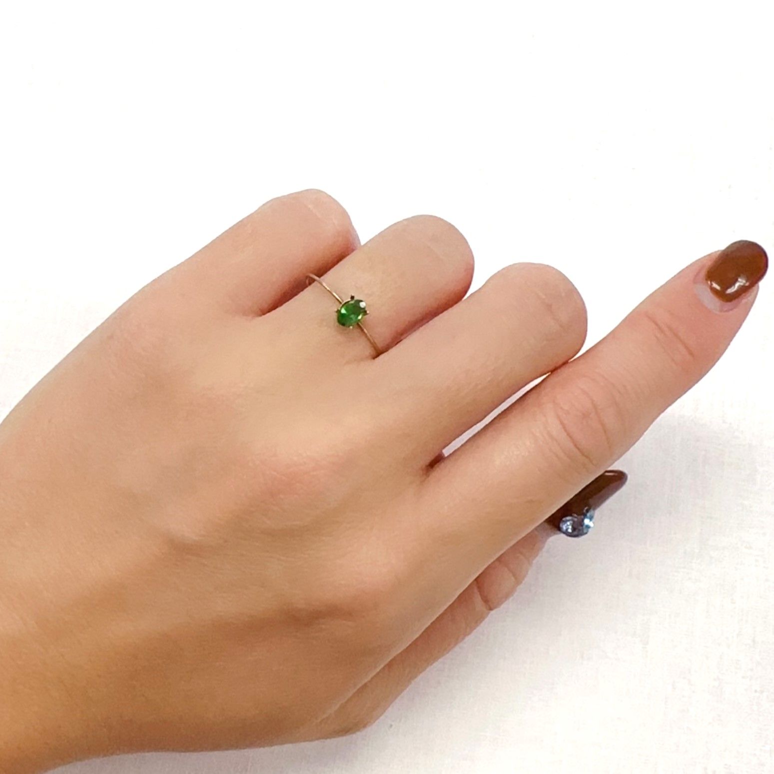 ツァボライト(宝石名グリーン グロッシュラー・ガーネット)タンザニア産 0.25ct 識別済[231023958]5.3x3.2mm前後