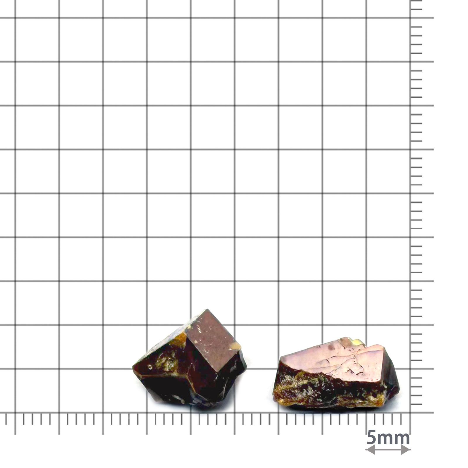 レインボーガーネット原石2個セット 日本・奈良県産 16.21ct(2pcs合計) / 11.5-13.9x7.1-10.2mm前後 [260432079]