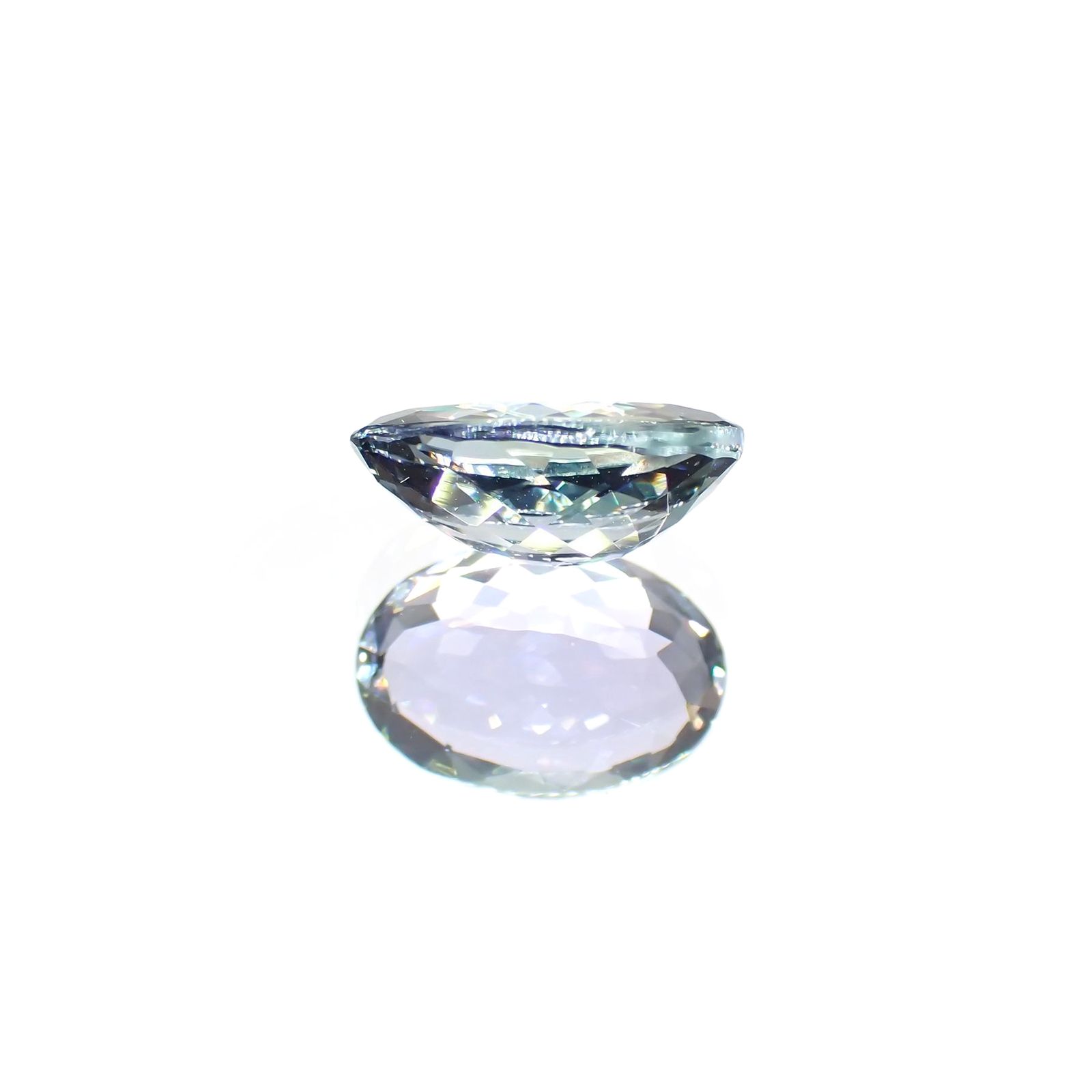 パーティカラータンザナイト(宝石名タンザナイト) タンザニア産 ソ付(彩珠) 1.915ct / 9.7x6.6mm前後 [210410414]