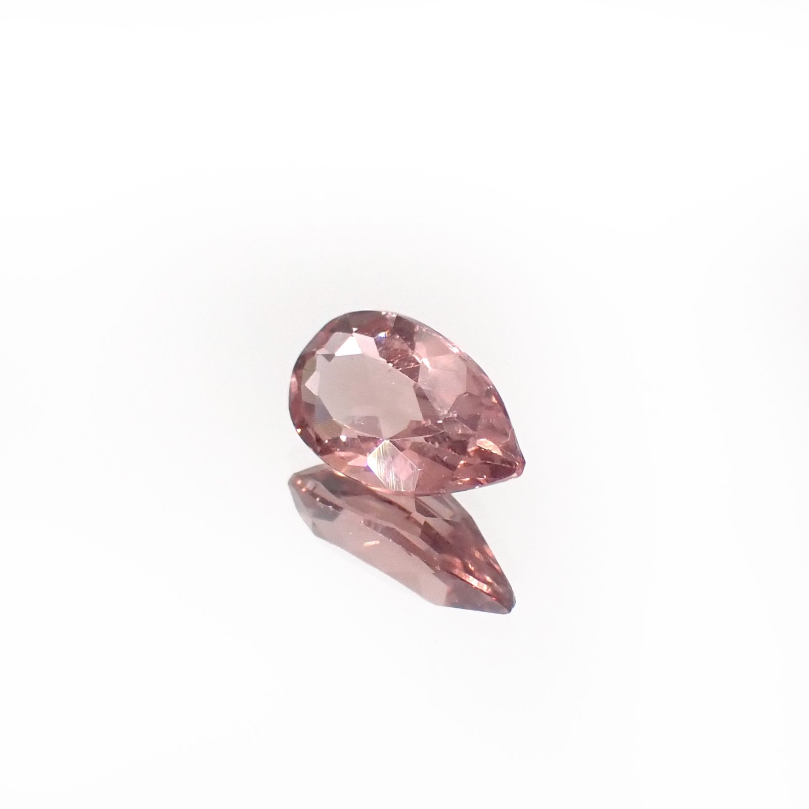 ピンクアパタイト ブラジル産 0.90ct[231224935]8.3x4.9mm前後