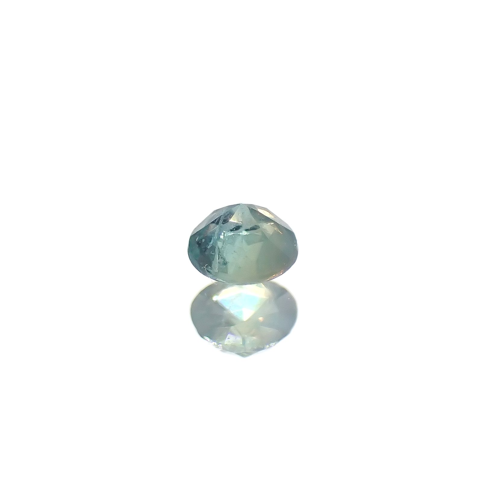 シルキーアレキサンドライト ブラジル産/EmeraldMains社製 0.038ct[240527612]2.1x2mm前後
