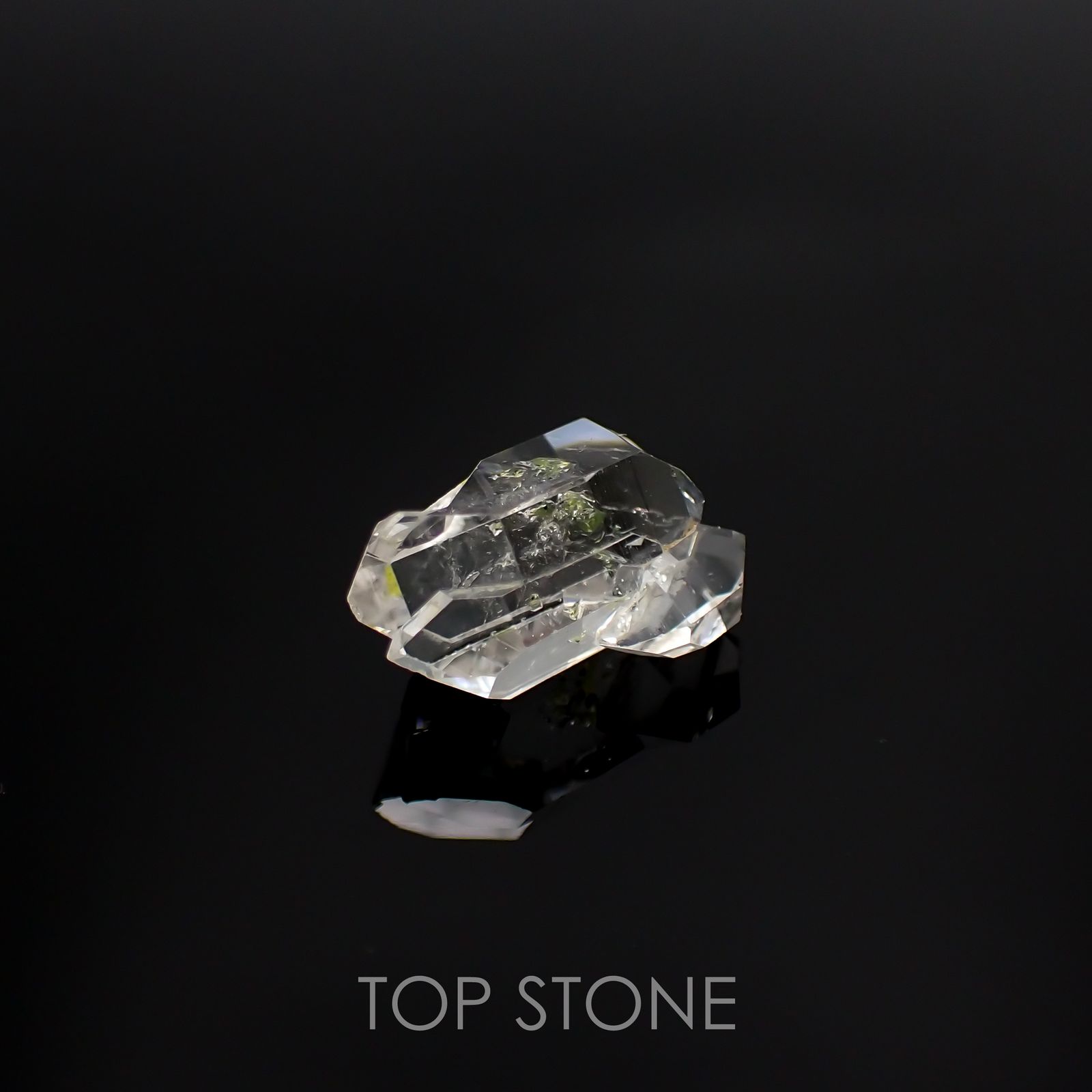 オイルインクォーツ原石 パキスタン産 5.02ct[210811435]13.6×8.5mm前後