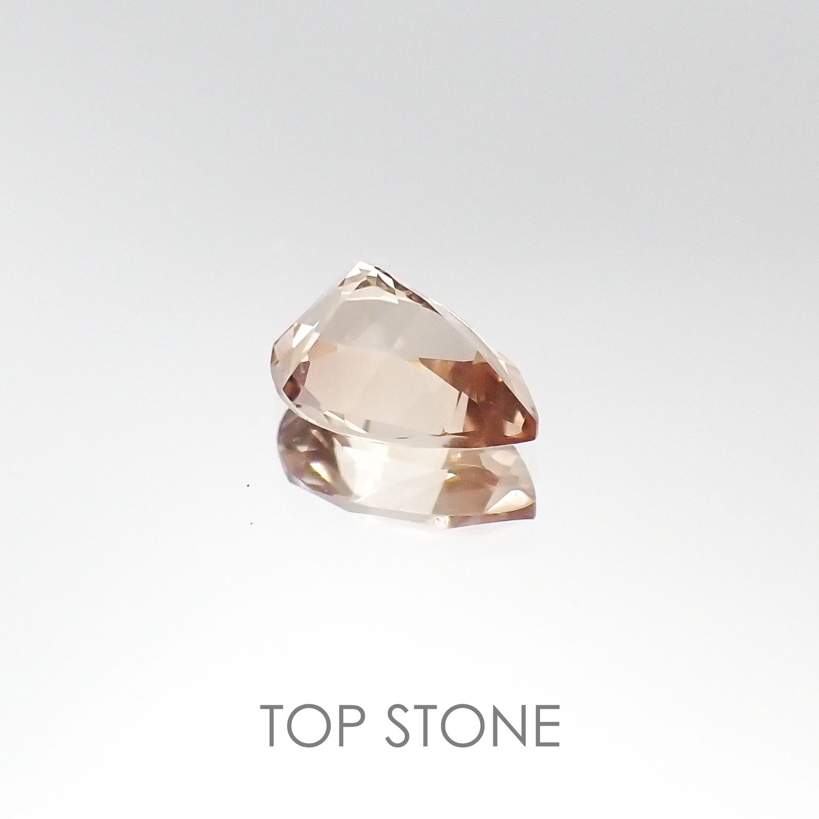 バイカラーオレゴンサンストーン(宝石名バイカラー・ラブラドライト) アメリカ・オレゴン州産 0.57ct 識別済[20085041]7.1×4.9mm前後