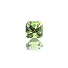 ◇アッシャーカット◇ペリドット(宝石名ペリドット) パキスタン産 0.83ct 識別済[211013488]5.1×5.1mm前後